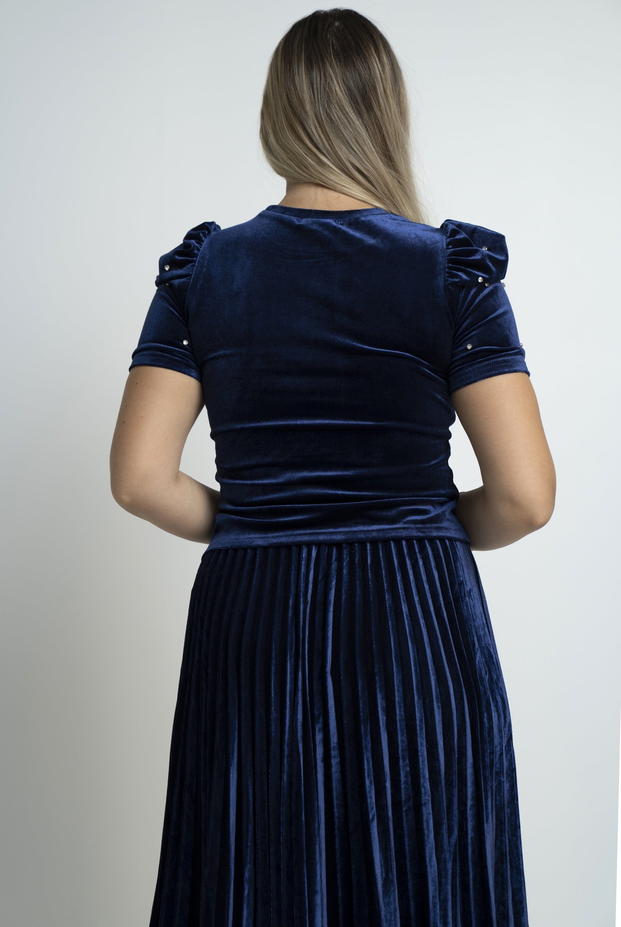 نتشي بلوزة سادة نص كم كتف مرتفع نسائي أزرق داكن