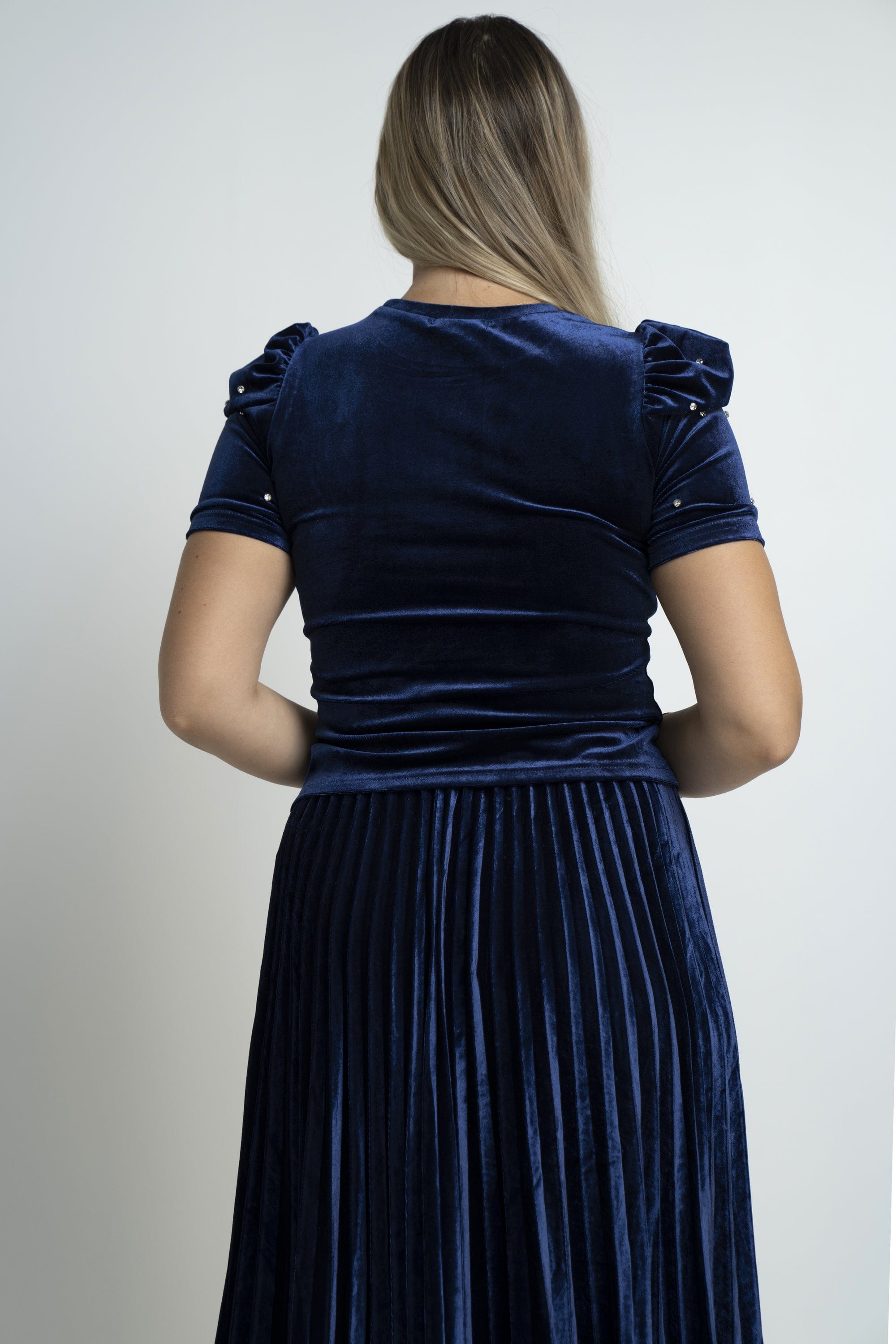 نتشي بلوزة سادة نص كم كتف مرتفع نسائي أزرق داكن