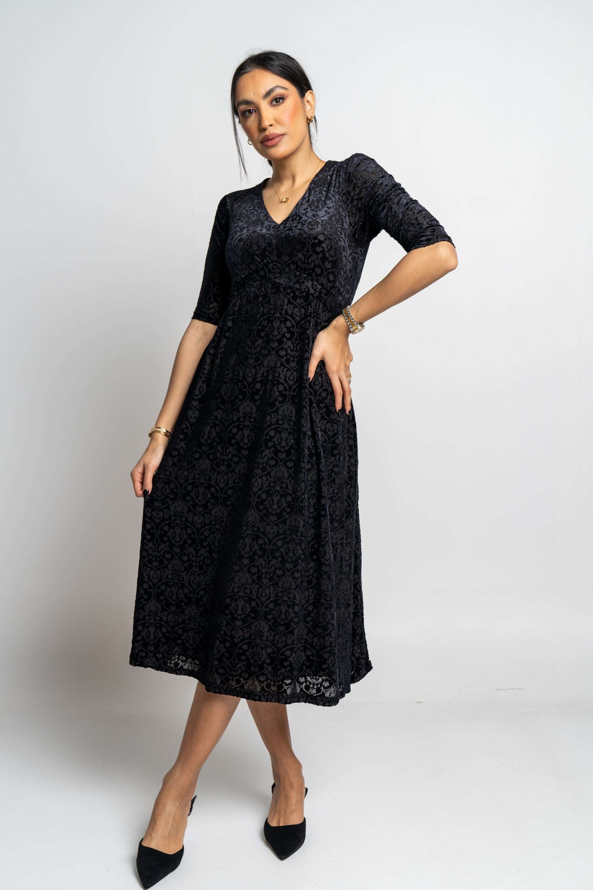 نتشي فستان ميدي بأكمام 3/4 نص كم منقوش أسود