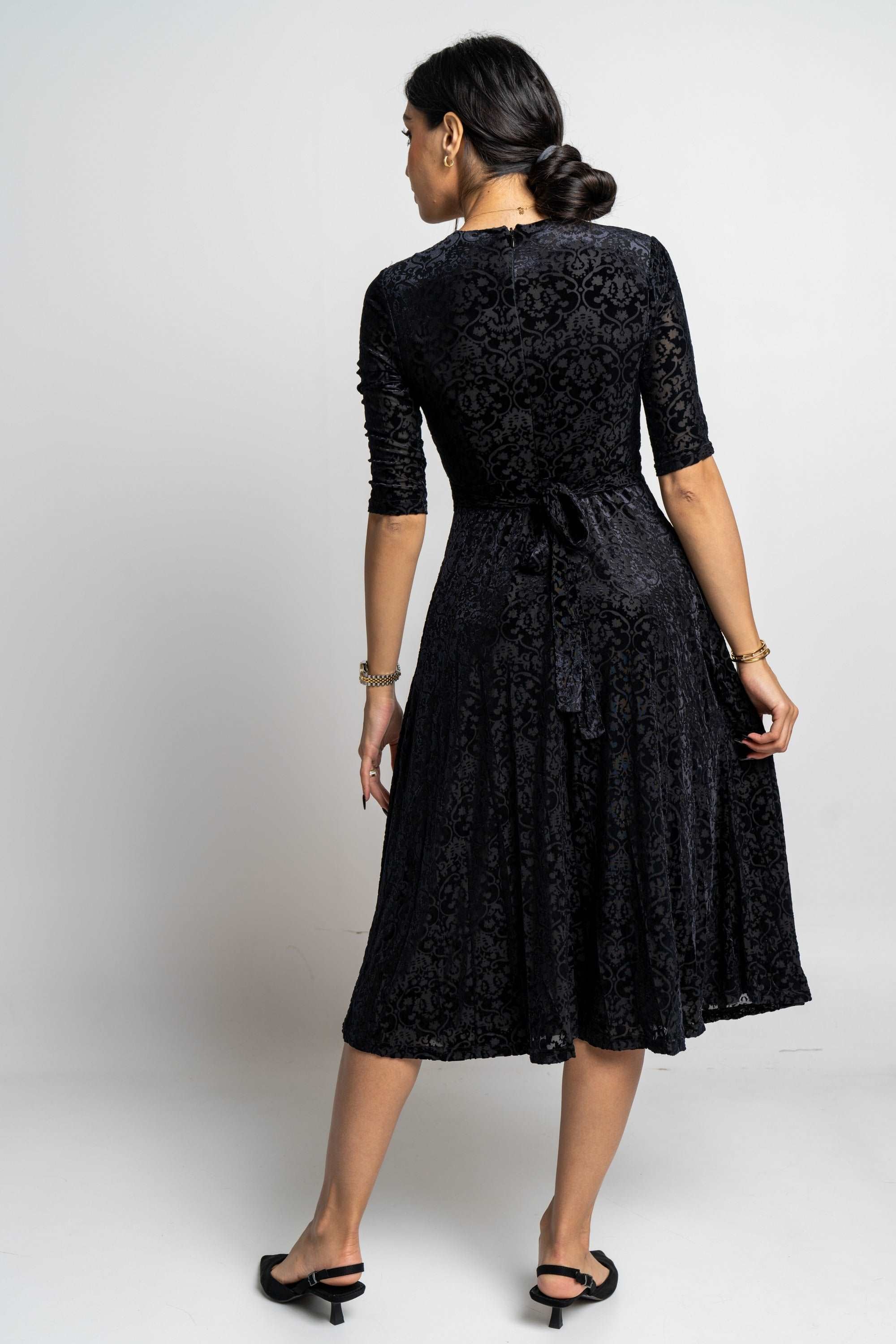 نتشي فستان ميدي بأكمام 3/4 نص كم منقوش أسود