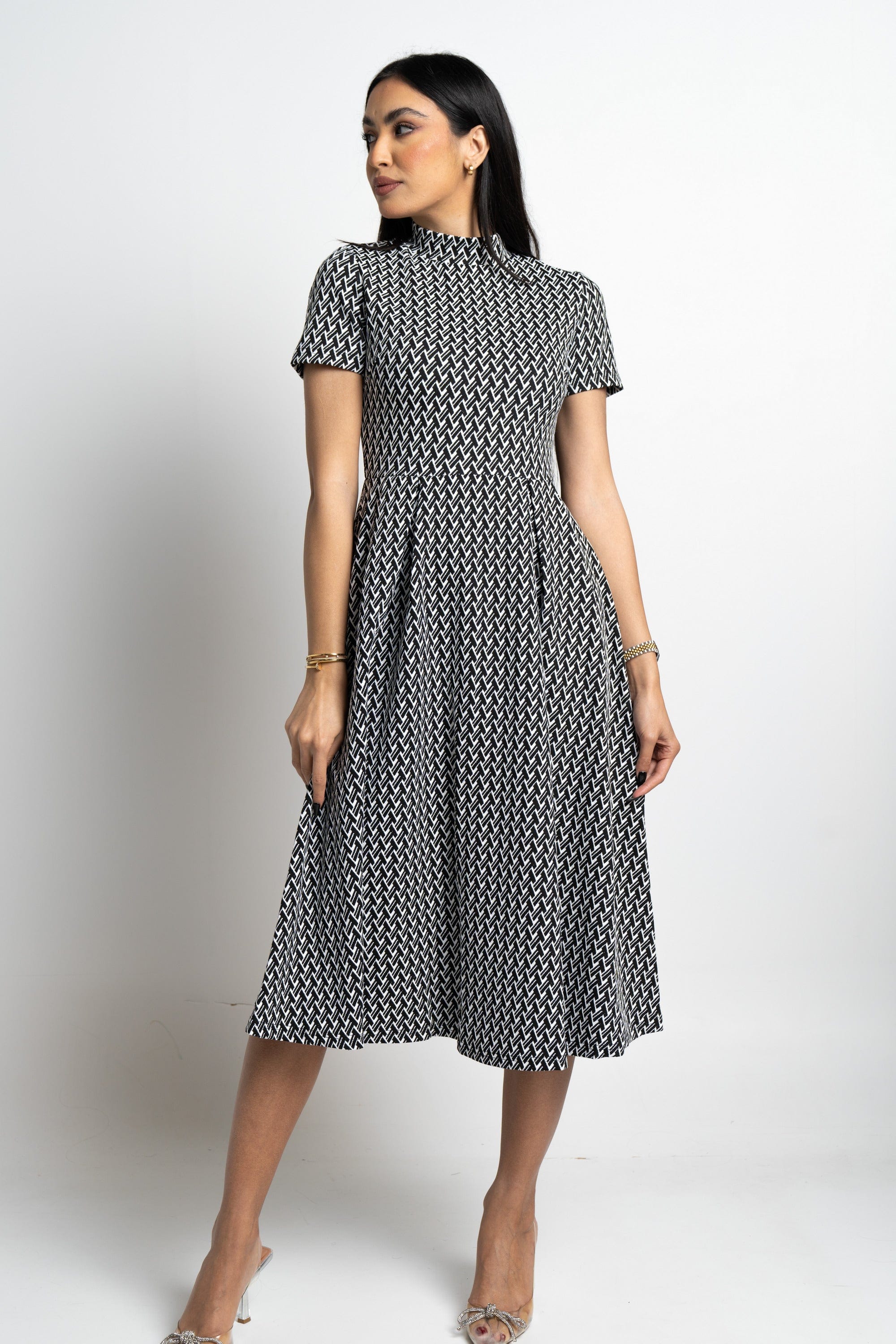 نتشي فستان ميدي كم قصير مخصر منقوش نسائي