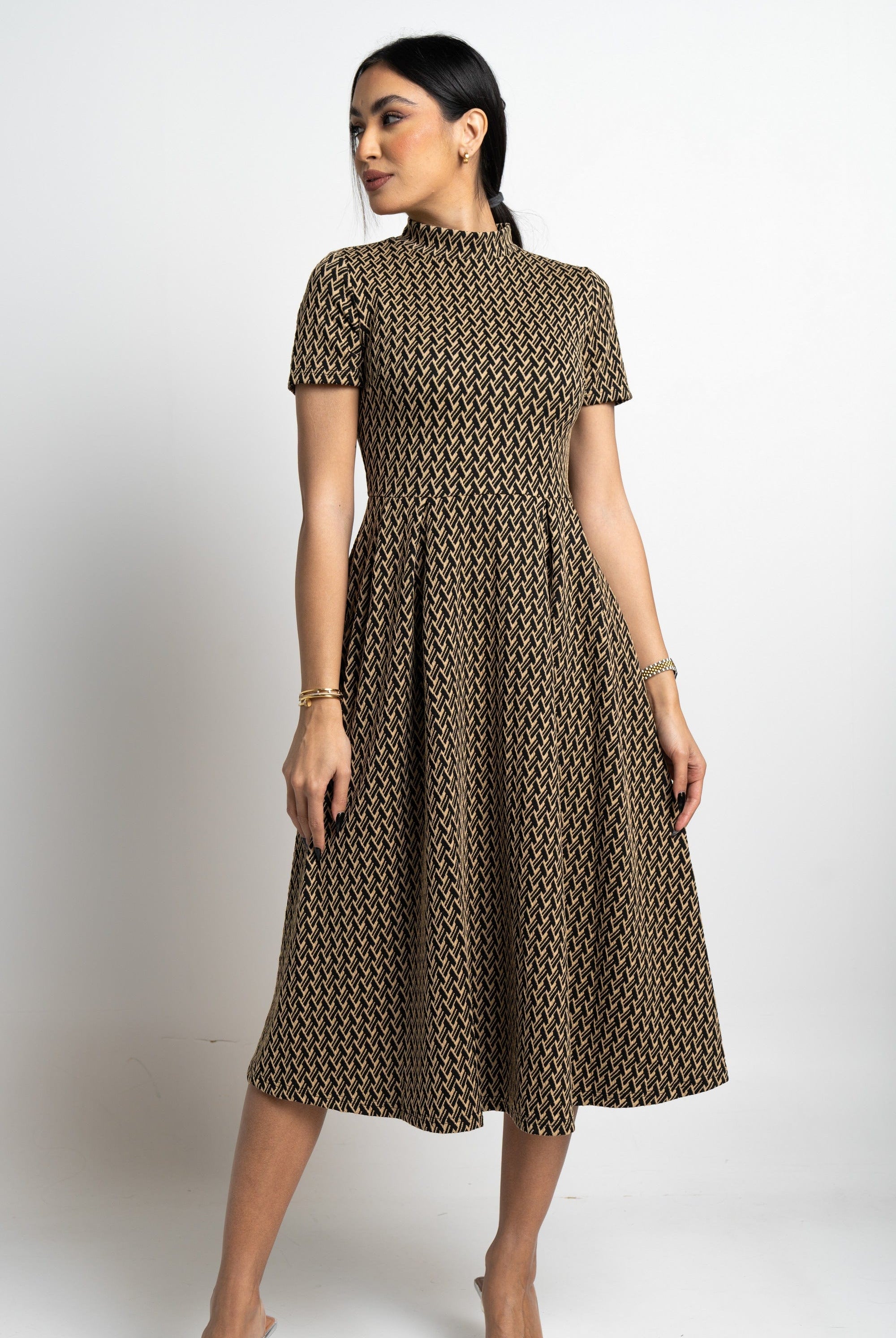 نتشي فستان ميدي كم قصير مخصر منقوش نسائي