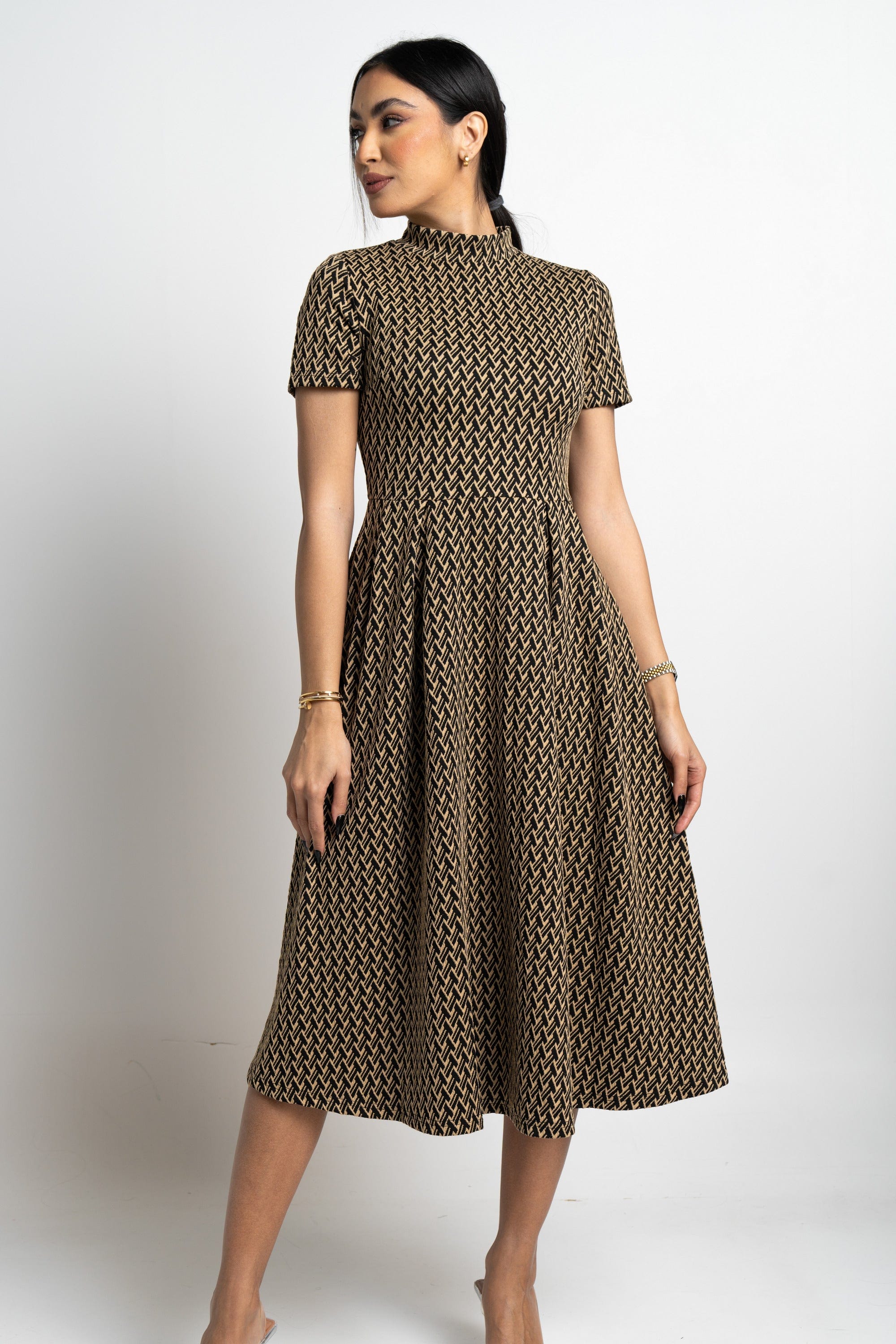 نتشي فستان ميدي كم قصير مخصر منقوش نسائي