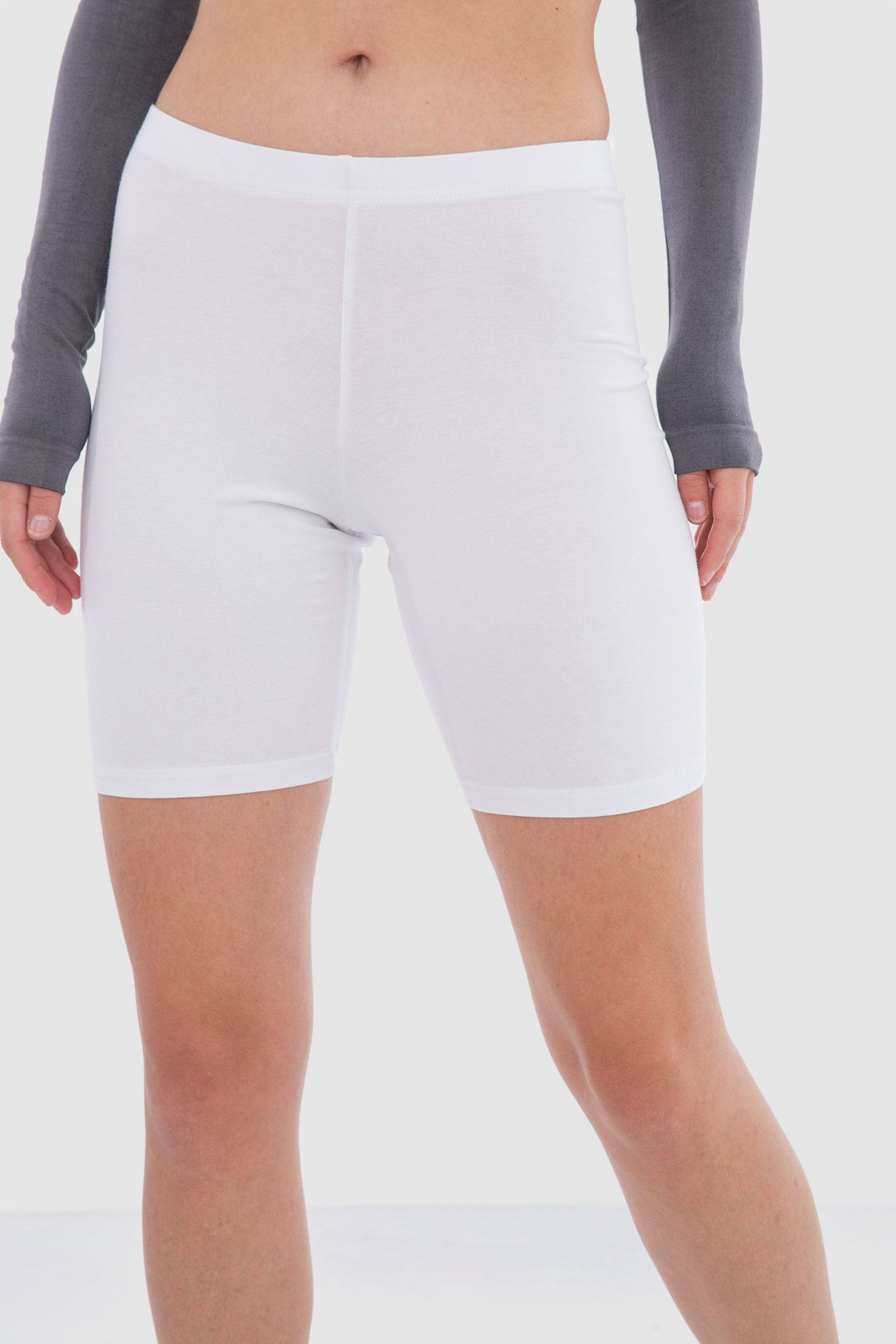 كارينا شورت ضيق ليقنز قصير من القطن