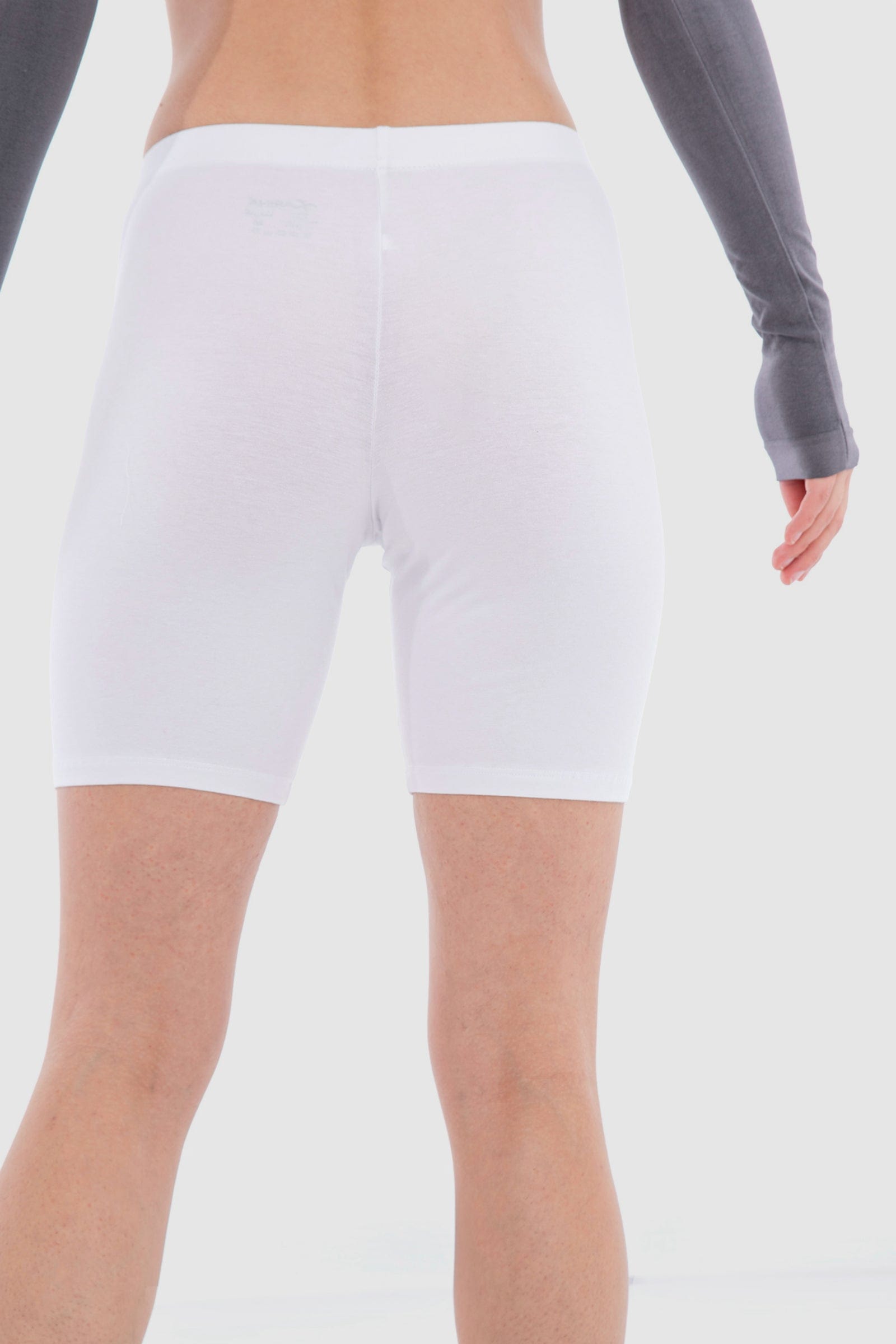 كارينا شورت ضيق ليقنز قصير من القطن