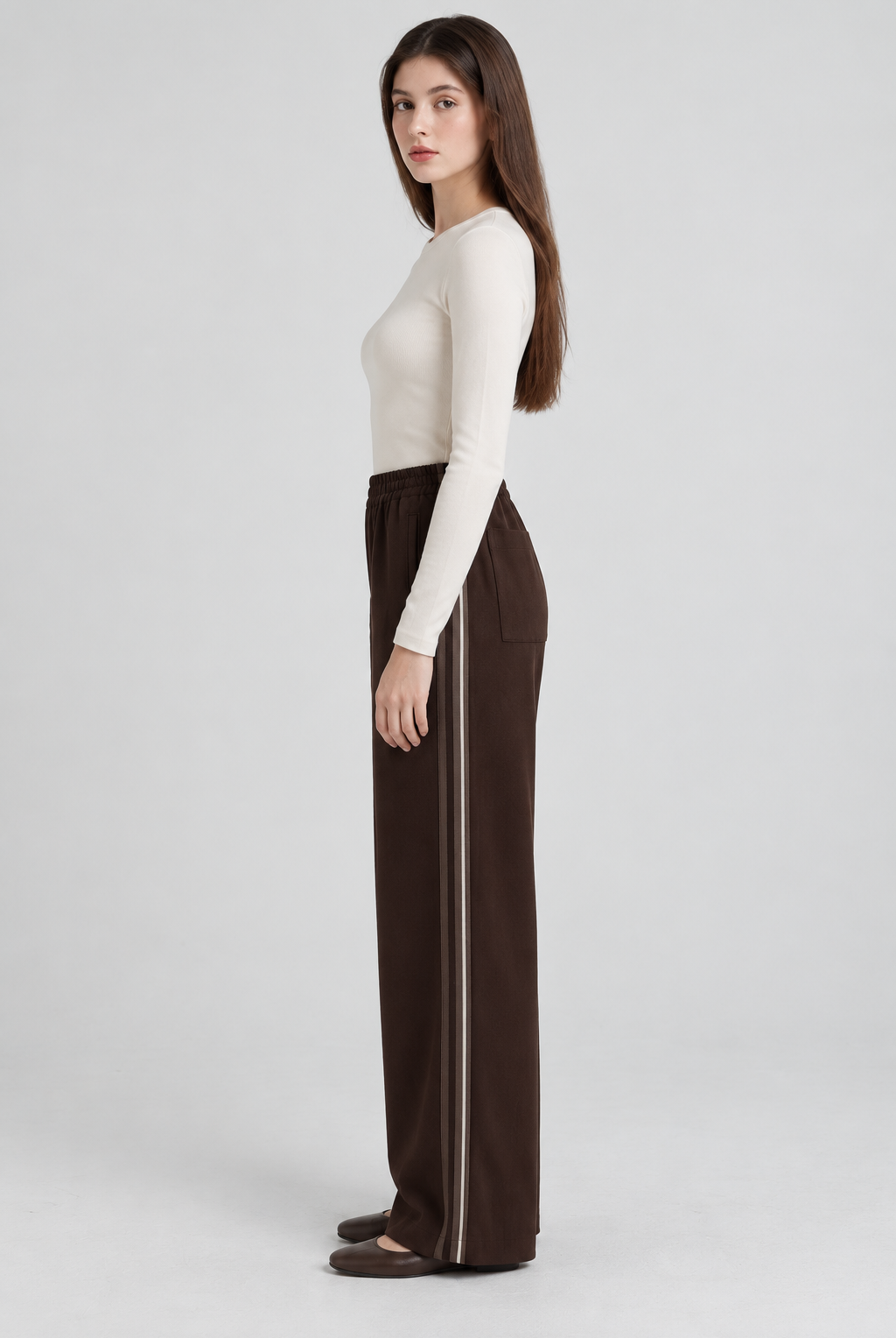 Side view - brown long pants - Andrea