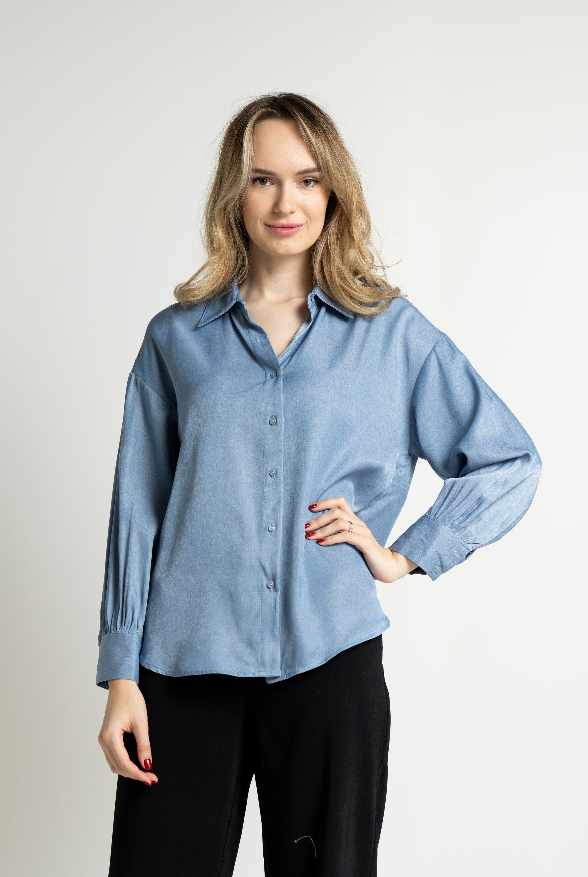 ميكا قميص سادة بأزرار أمامية وياقة كم طويل