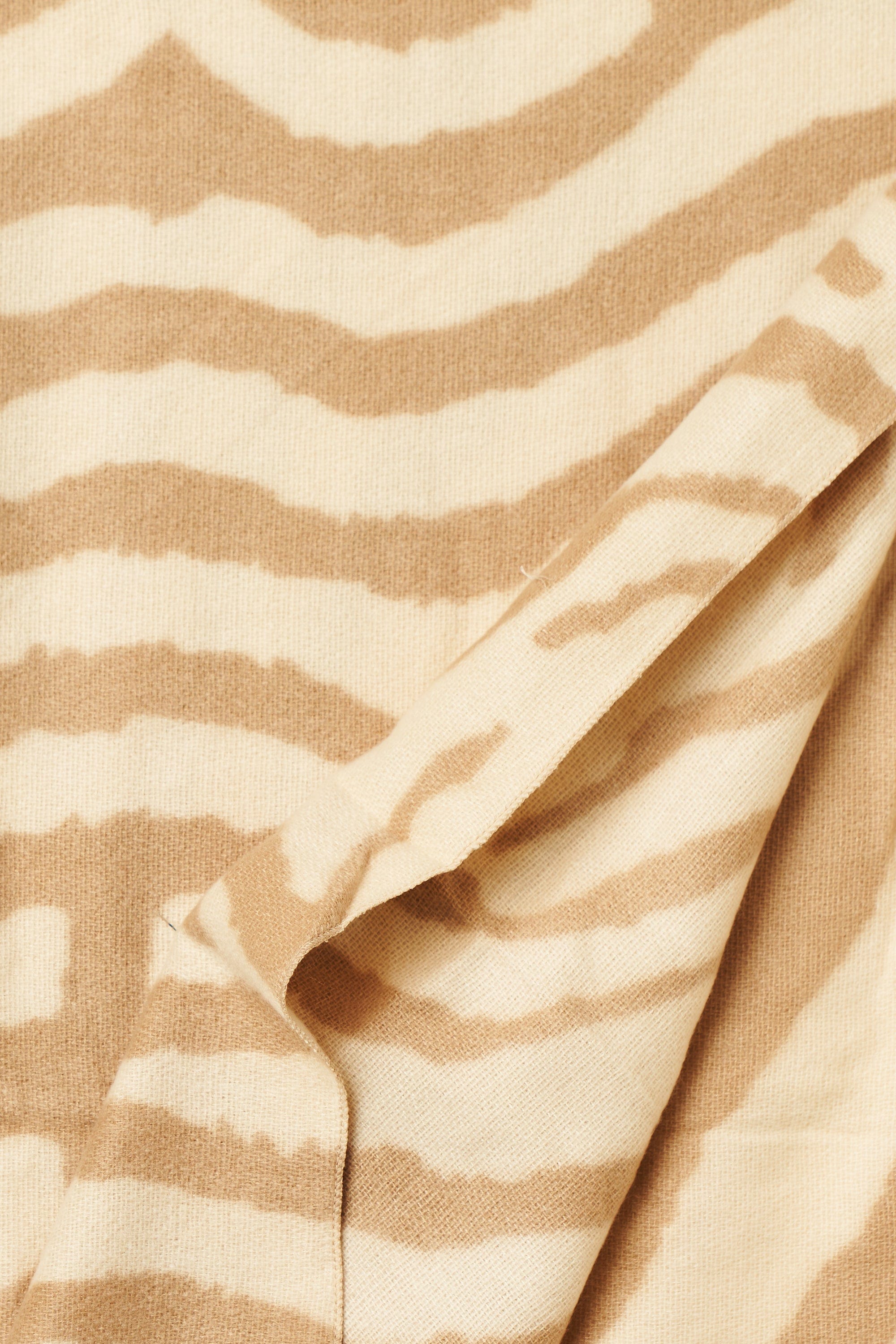 ميكا شال نسائي منقوش بنقشة نمر كبيرة