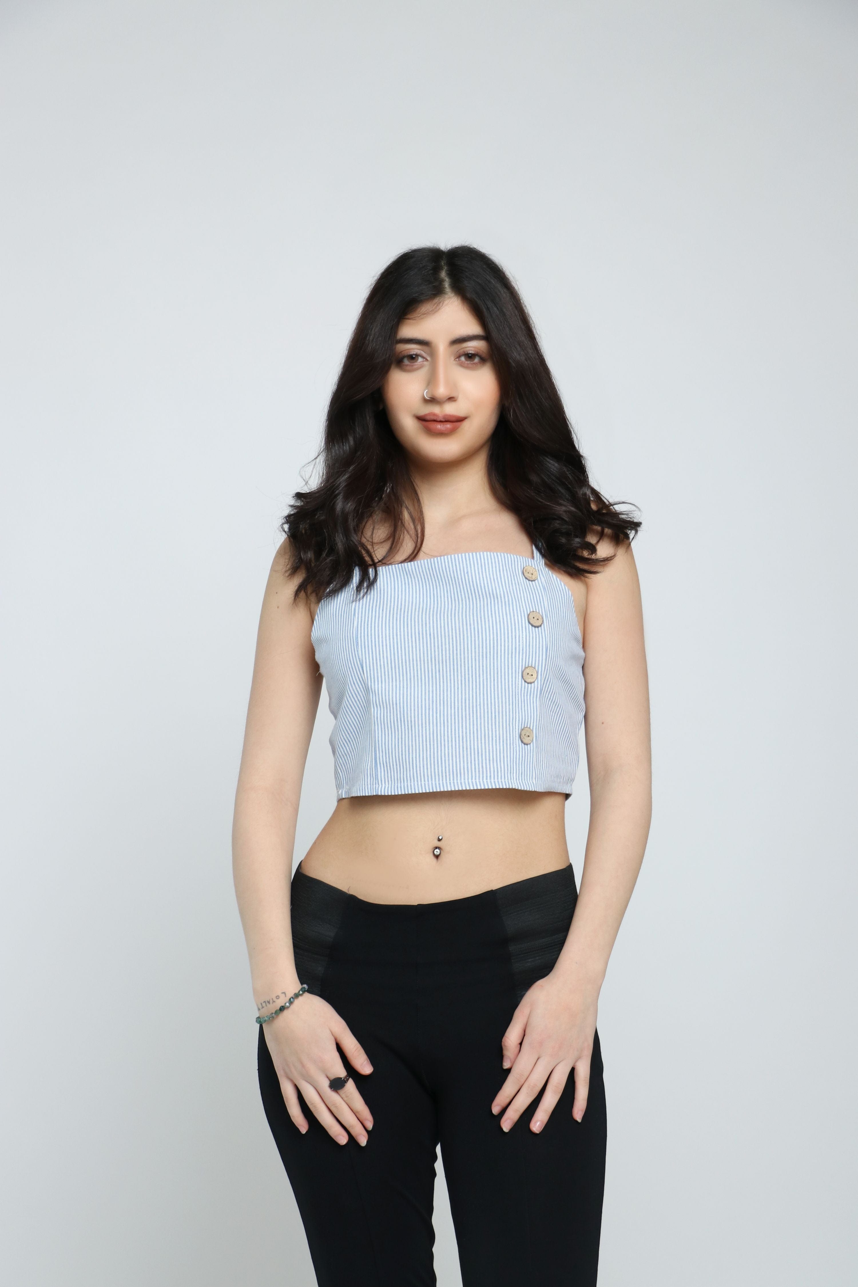 كيتشن بلوزة قصيرة بأزرار جانبية حمالات نسائي