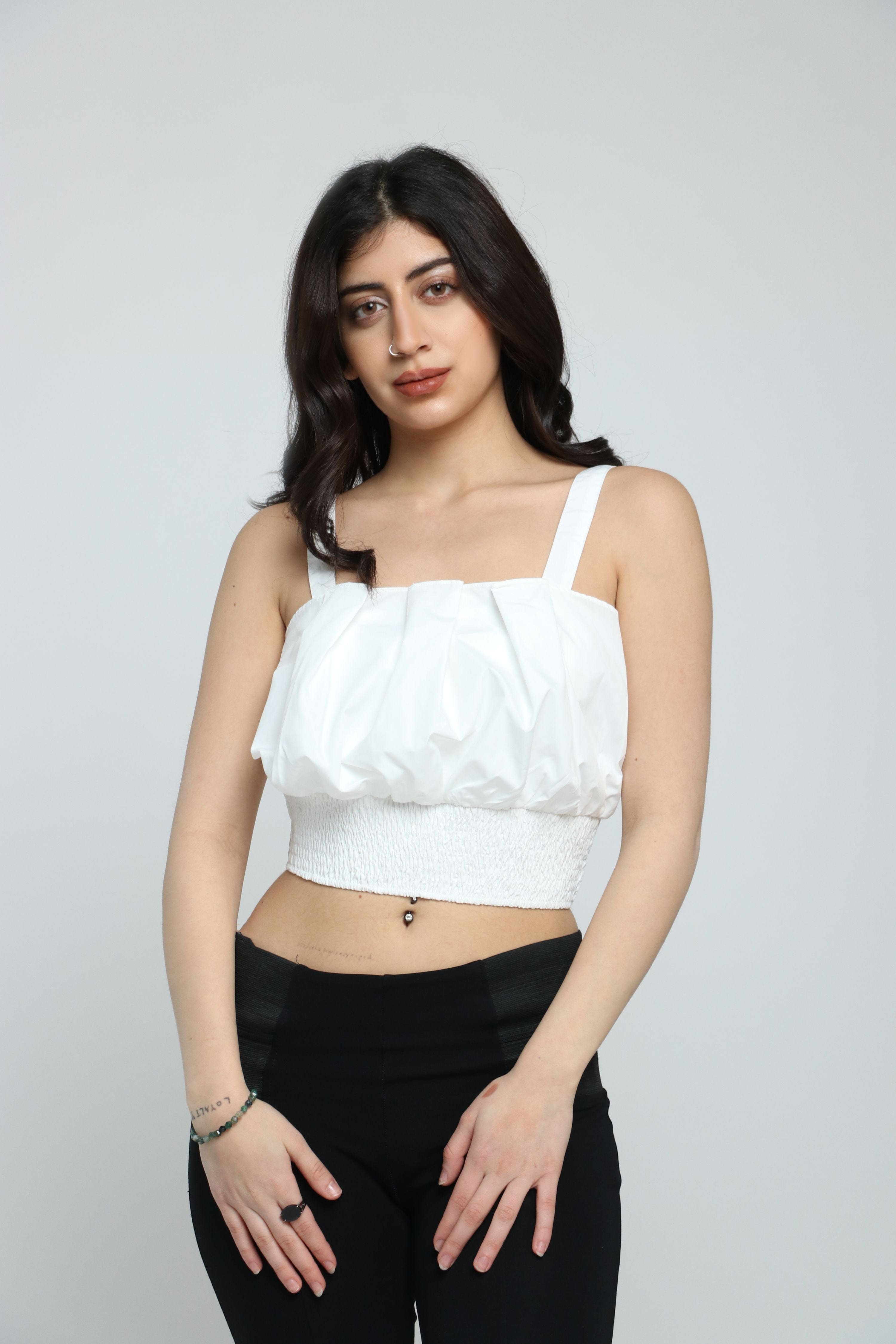 كيتشن بلوزة قصيرة مطاطة بحمالات عريضة