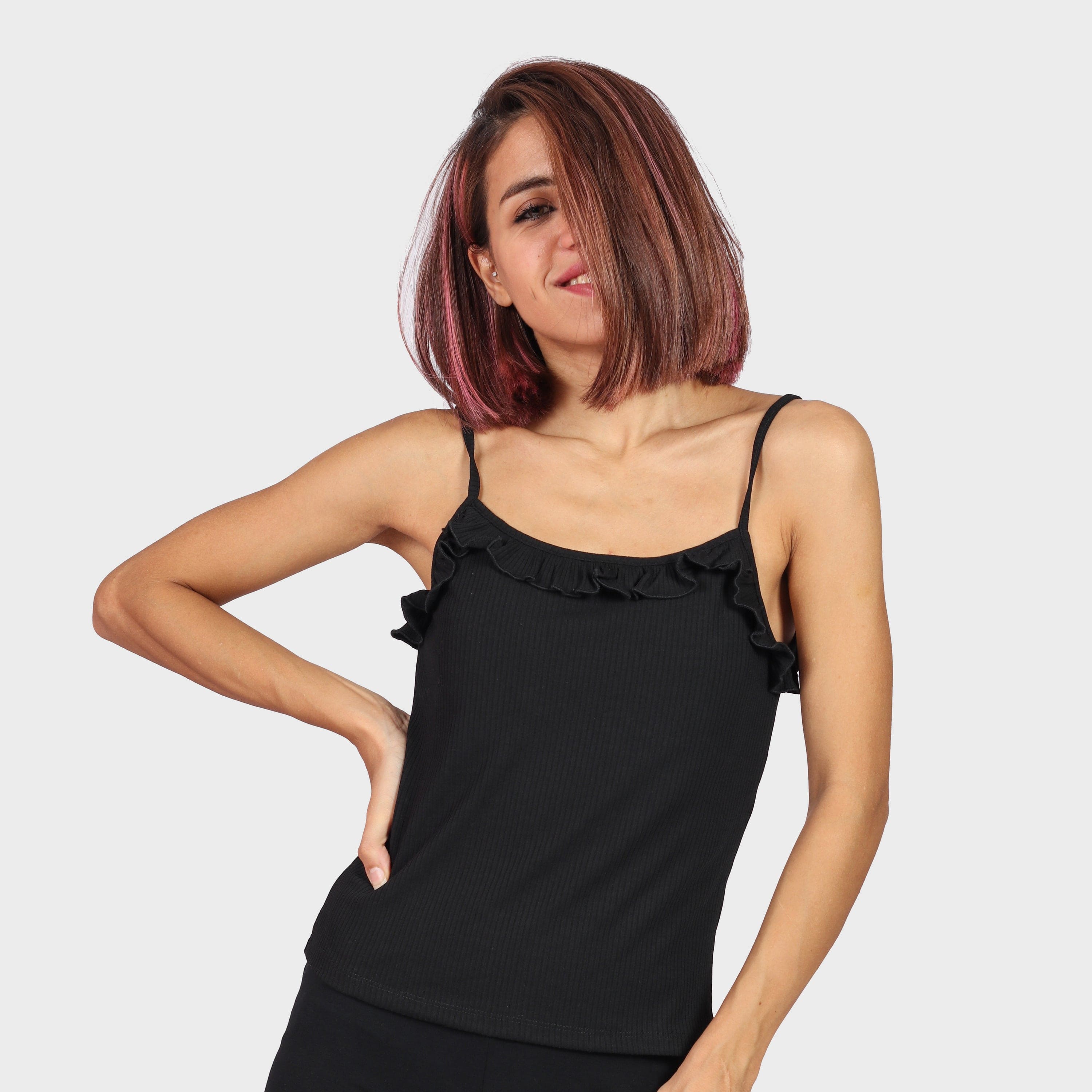 كيتشن بلوزة بحمالات رفيعة بكشكش علي الصدر