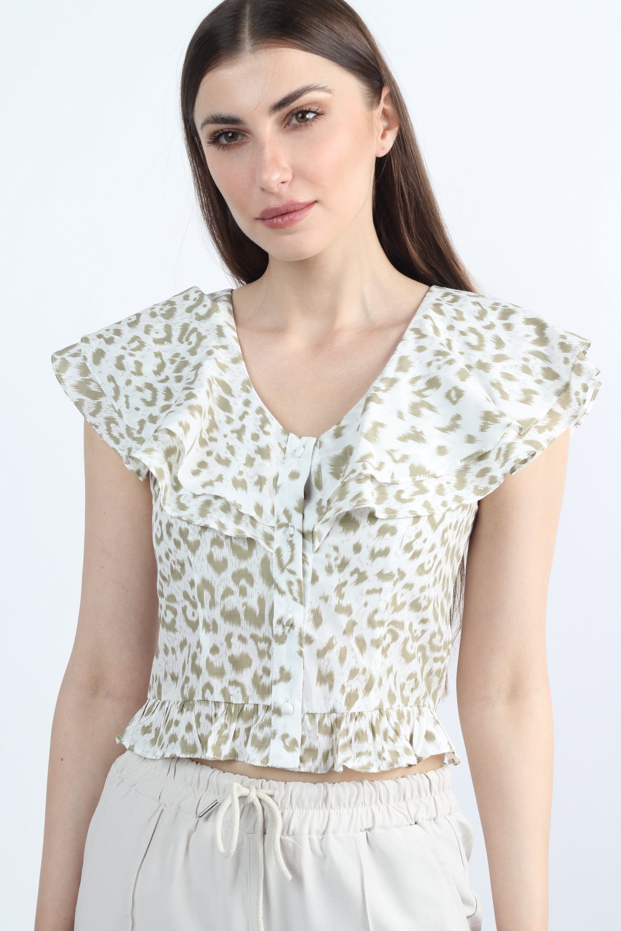 كيتشن بلوزة تايجر بفتحة صدر عميقة