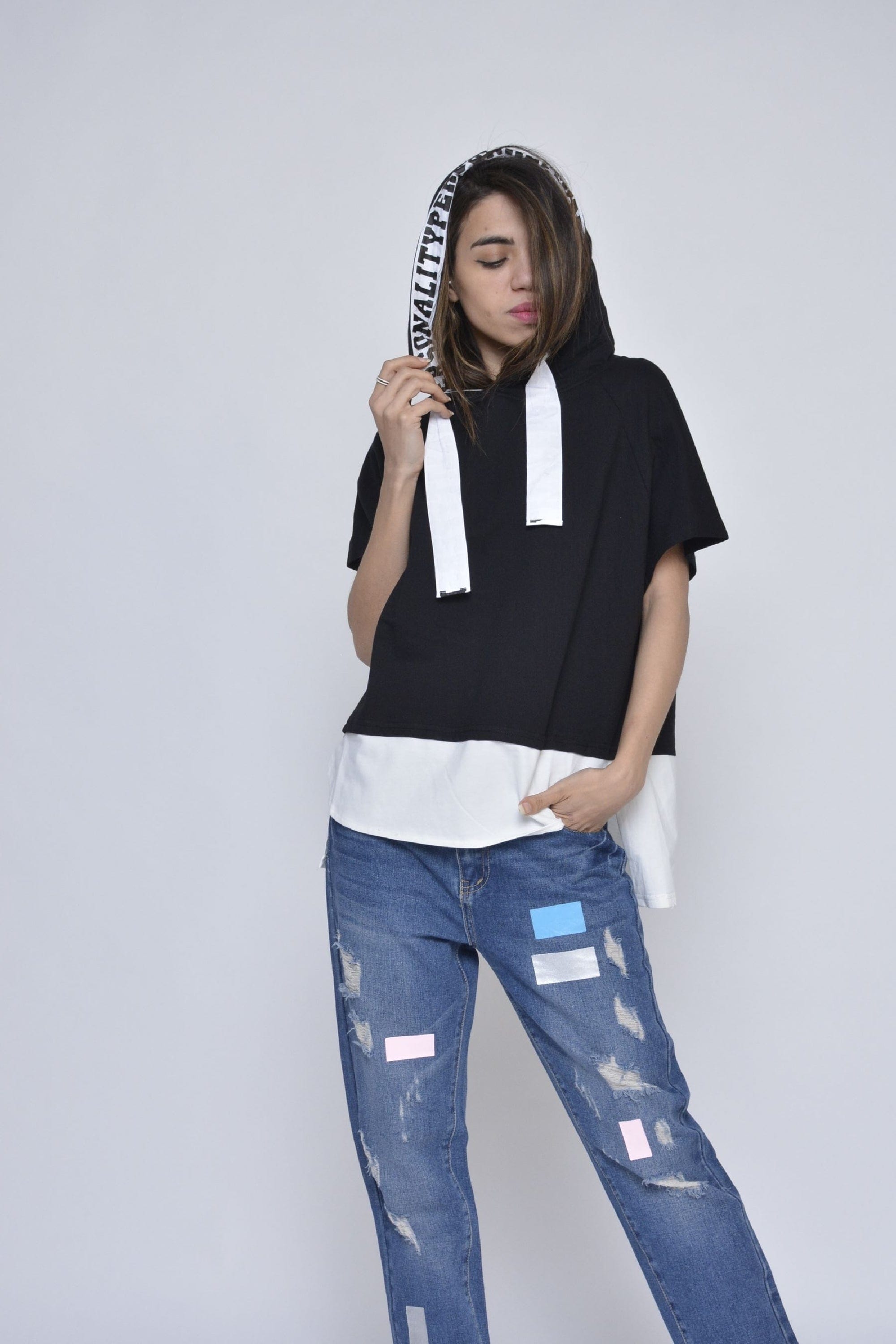 كيتشن سويت شيرت بقبعة نص كم نسائي