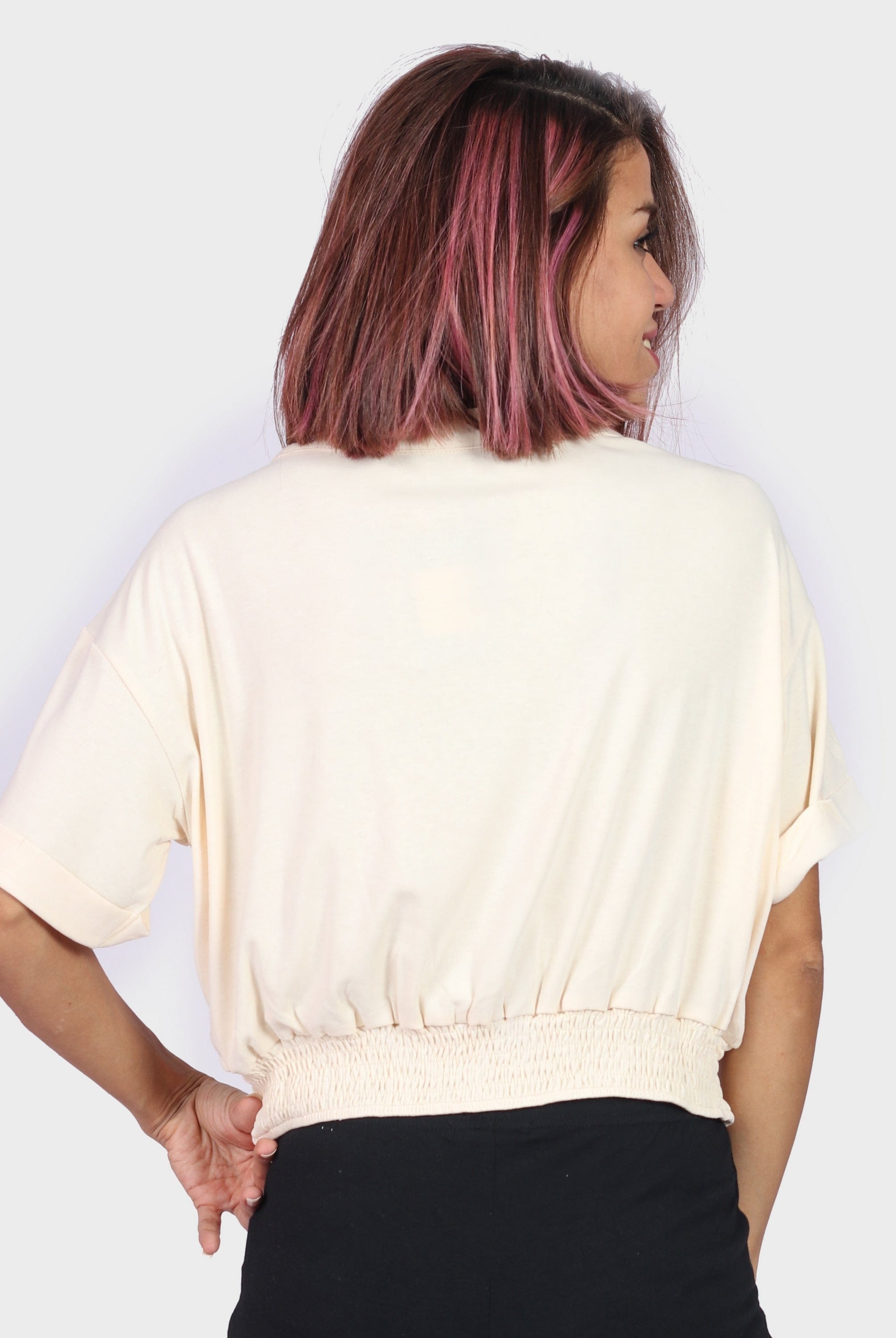 كيتشن بلوزة واسعة بأزرار أمامية وجيب يد نسائي