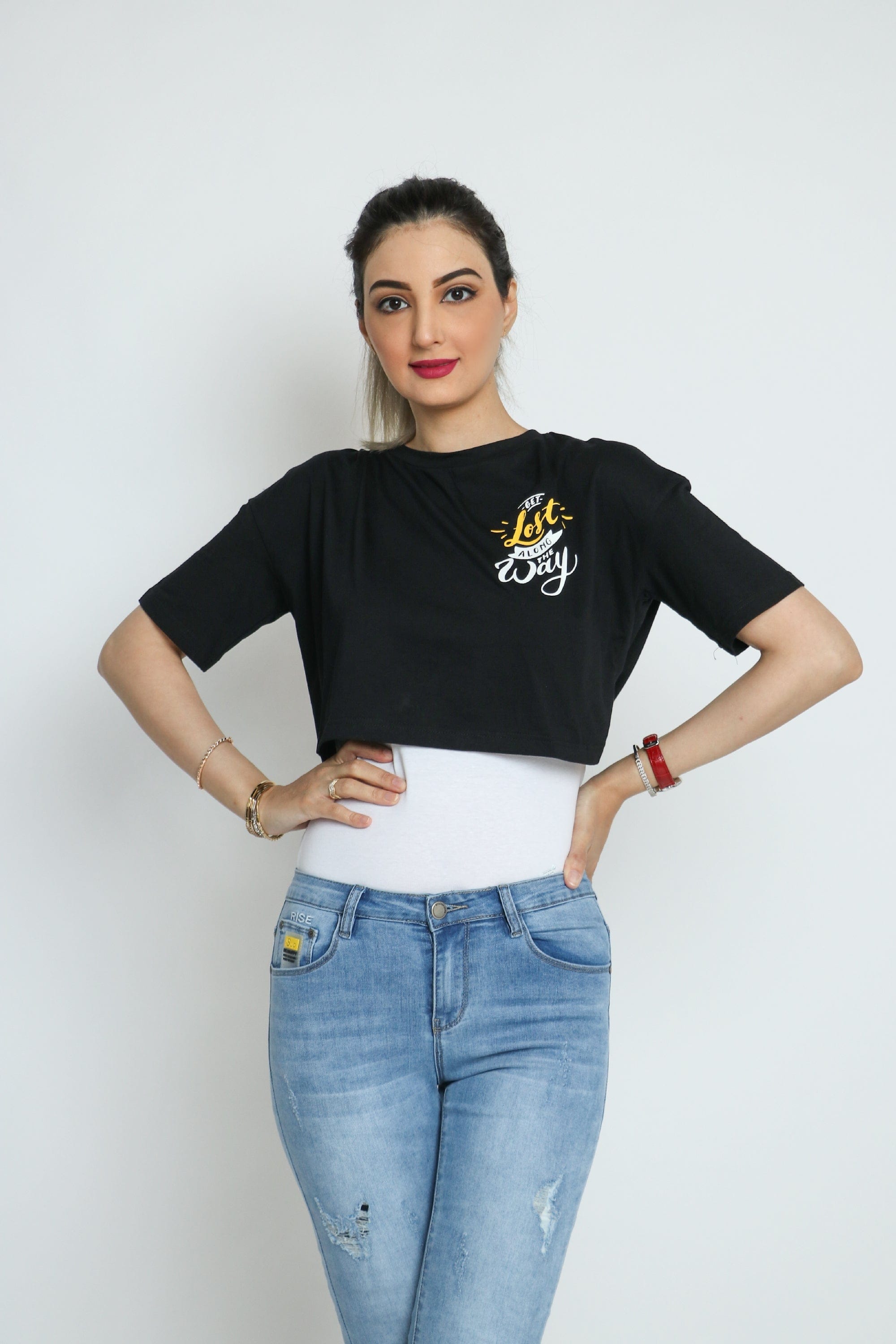 كيتشن بلوزة قصيرة هاي ويست سادة مفتوحة من الخلف نص كم