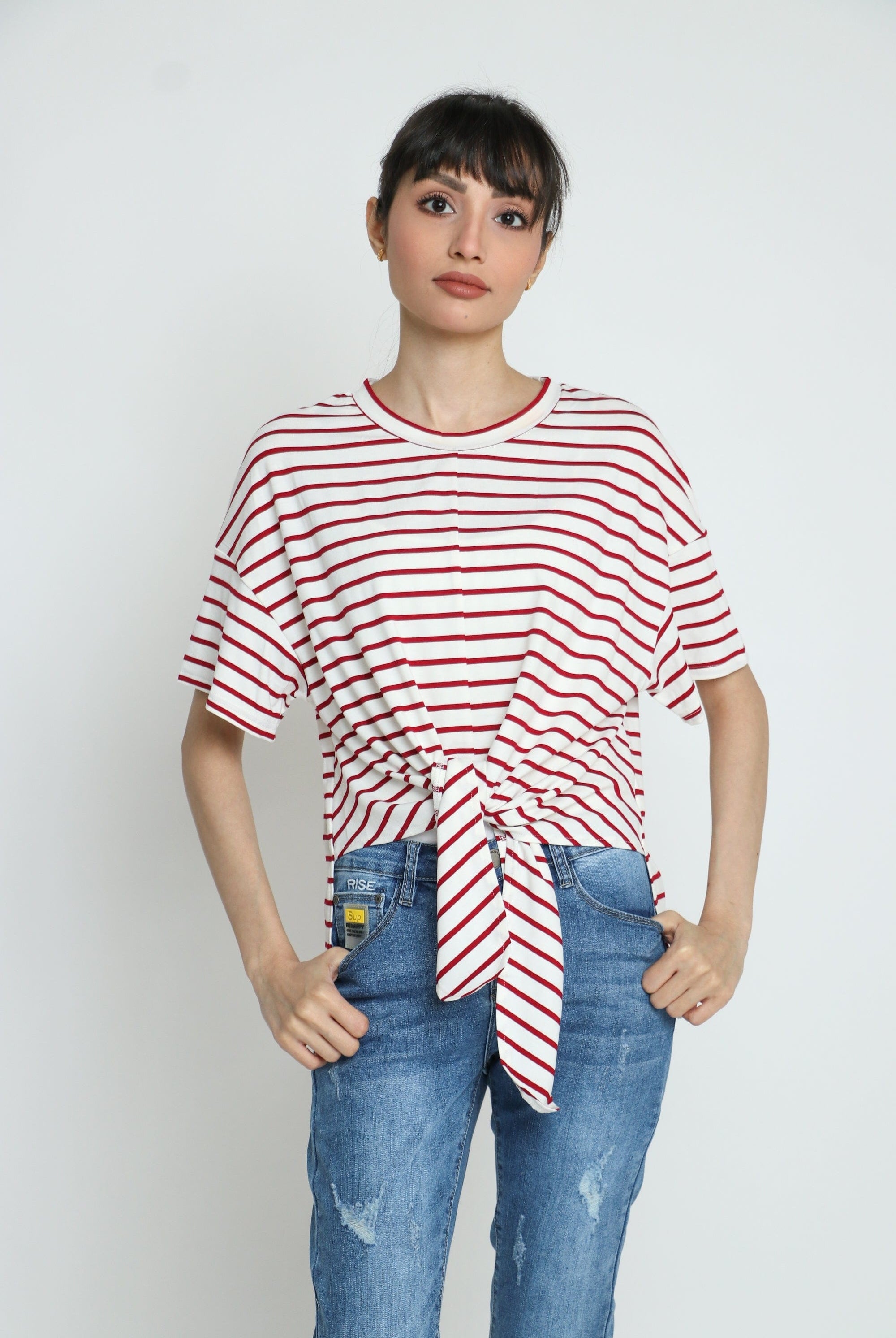 كيتشن تيشيرت مقلم بالعرض طويل من الخلف مع ربطة خصر نسائية