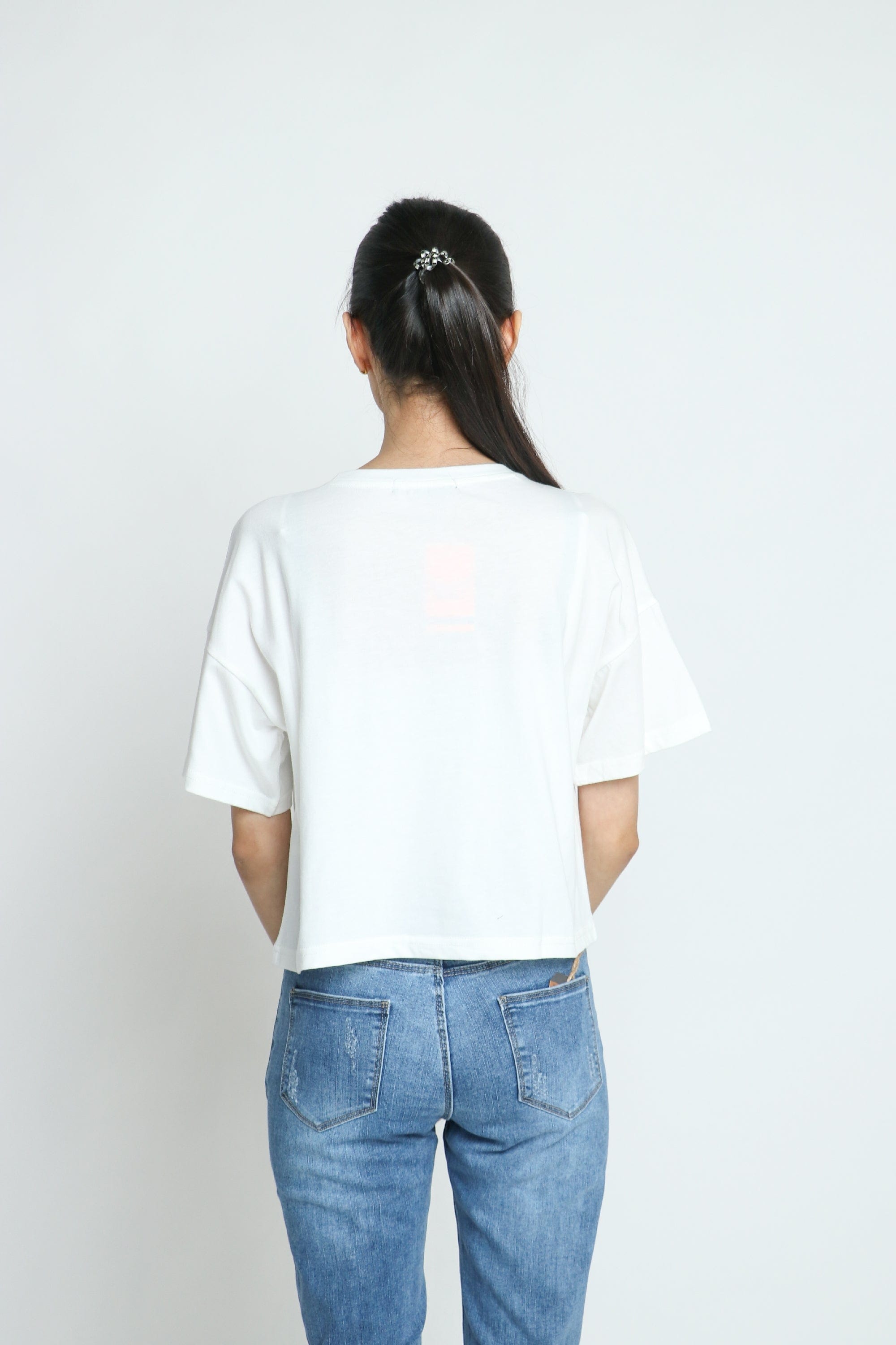 كيتشن بلوزة قطن سادة بجيب نص كم نسائي