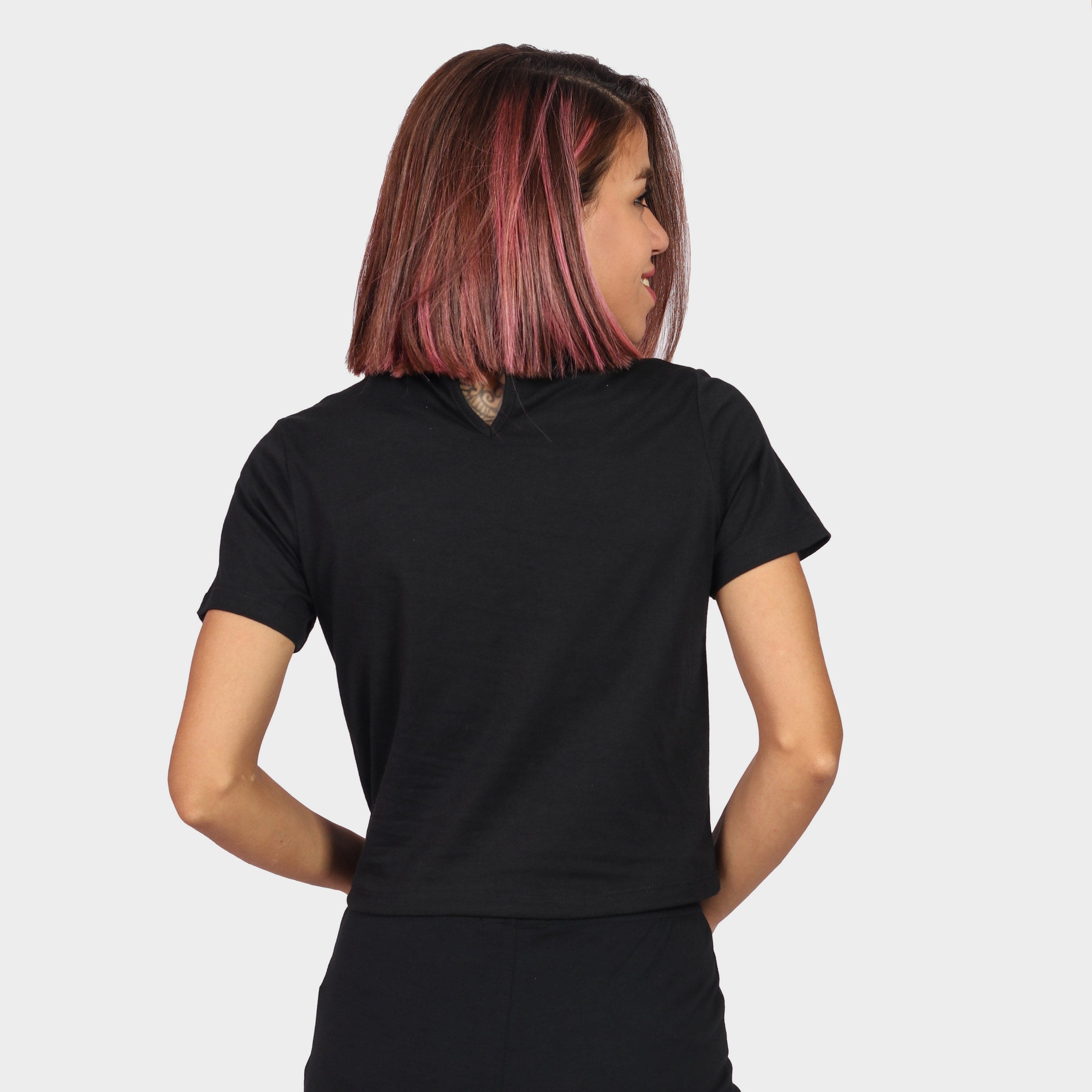 كيتشن بلوزة سادة قصيرة نص كم نسائي