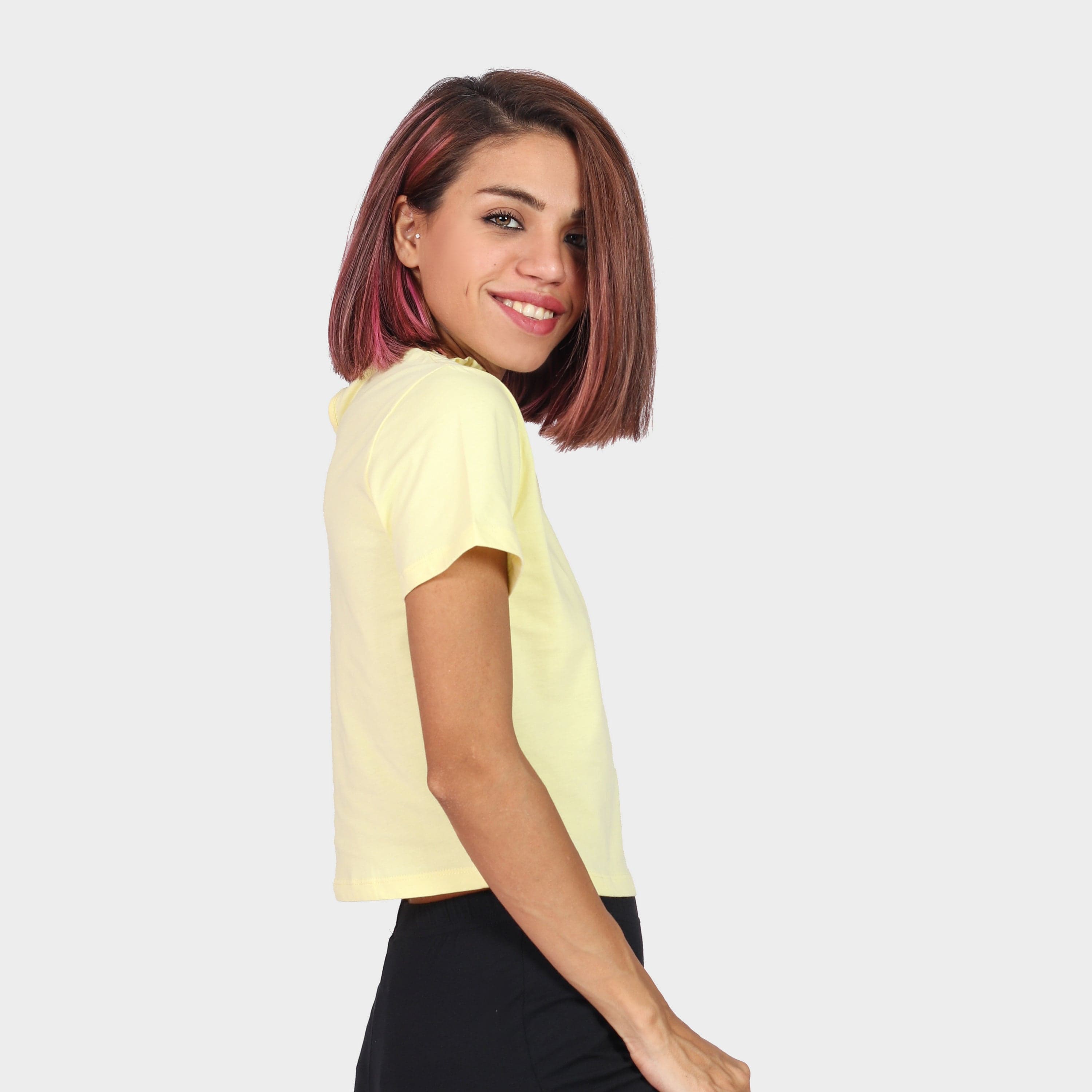 كيتشن بلوزة سادة قصيرة نص كم نسائي