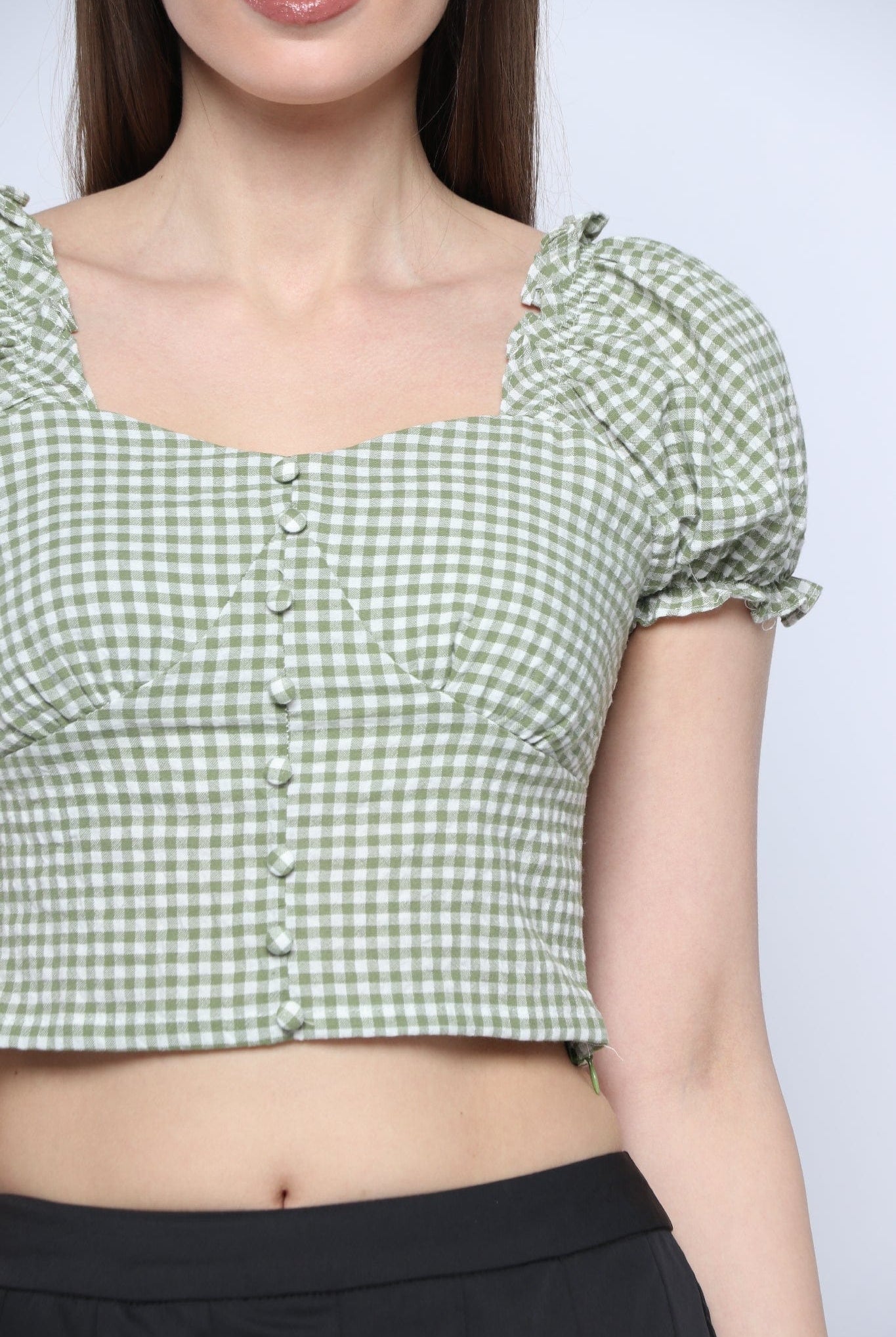 كيتشن بلوزة بأكمام قصيرة نص بطن بنمط مربع