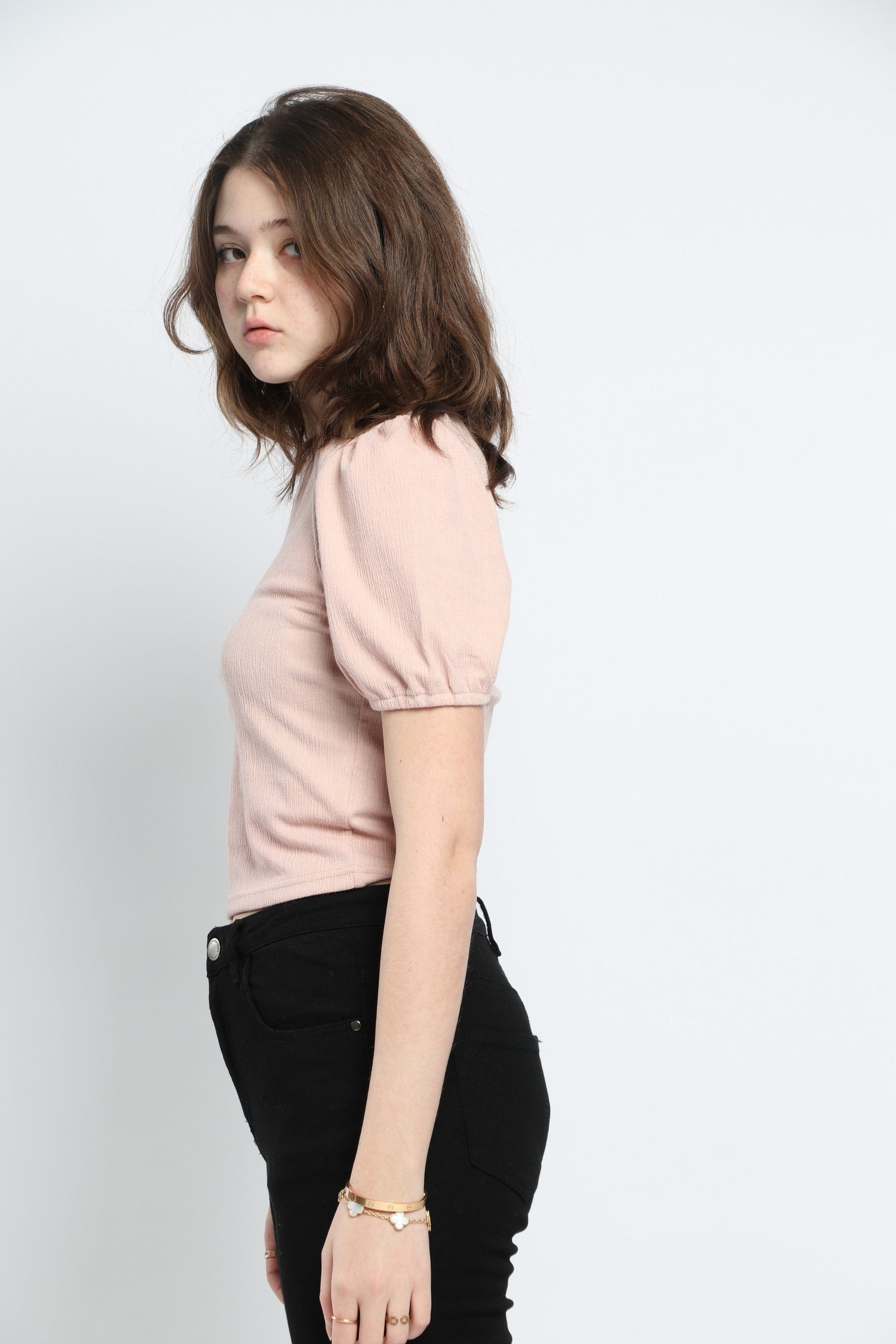 كيتشن بلوزة قصيرة الأكمام سادة كتف مرتفع