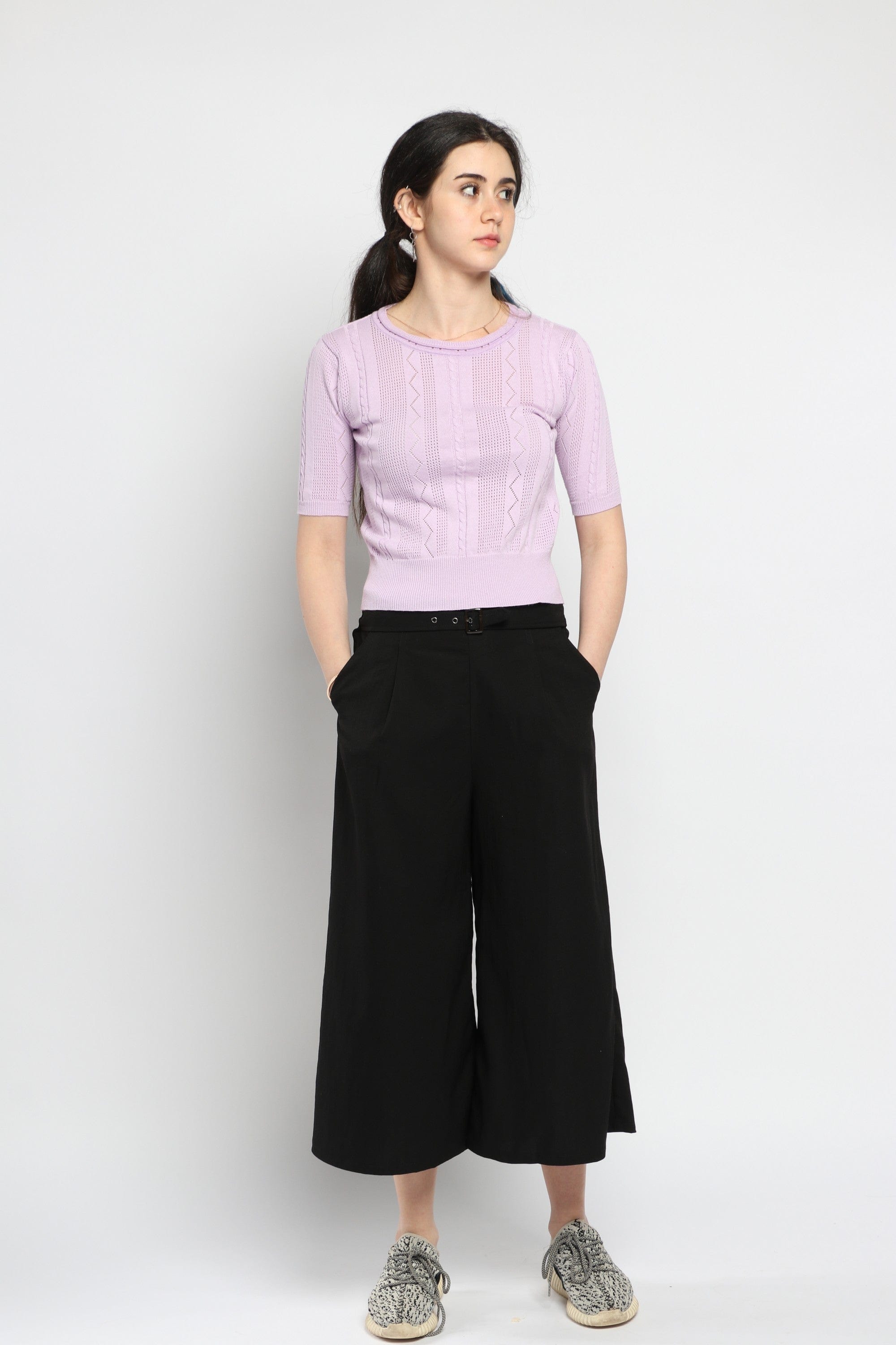 كيتشن بلوزة قصيرة الأكمام سادة مخرمة بأشكال