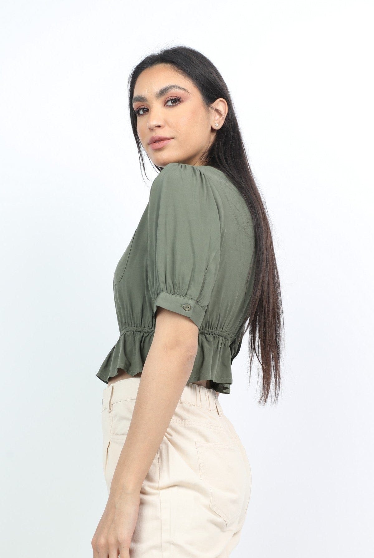 كيتشن بلوزة قصيرة الأكمام سادة بجيب أمامي