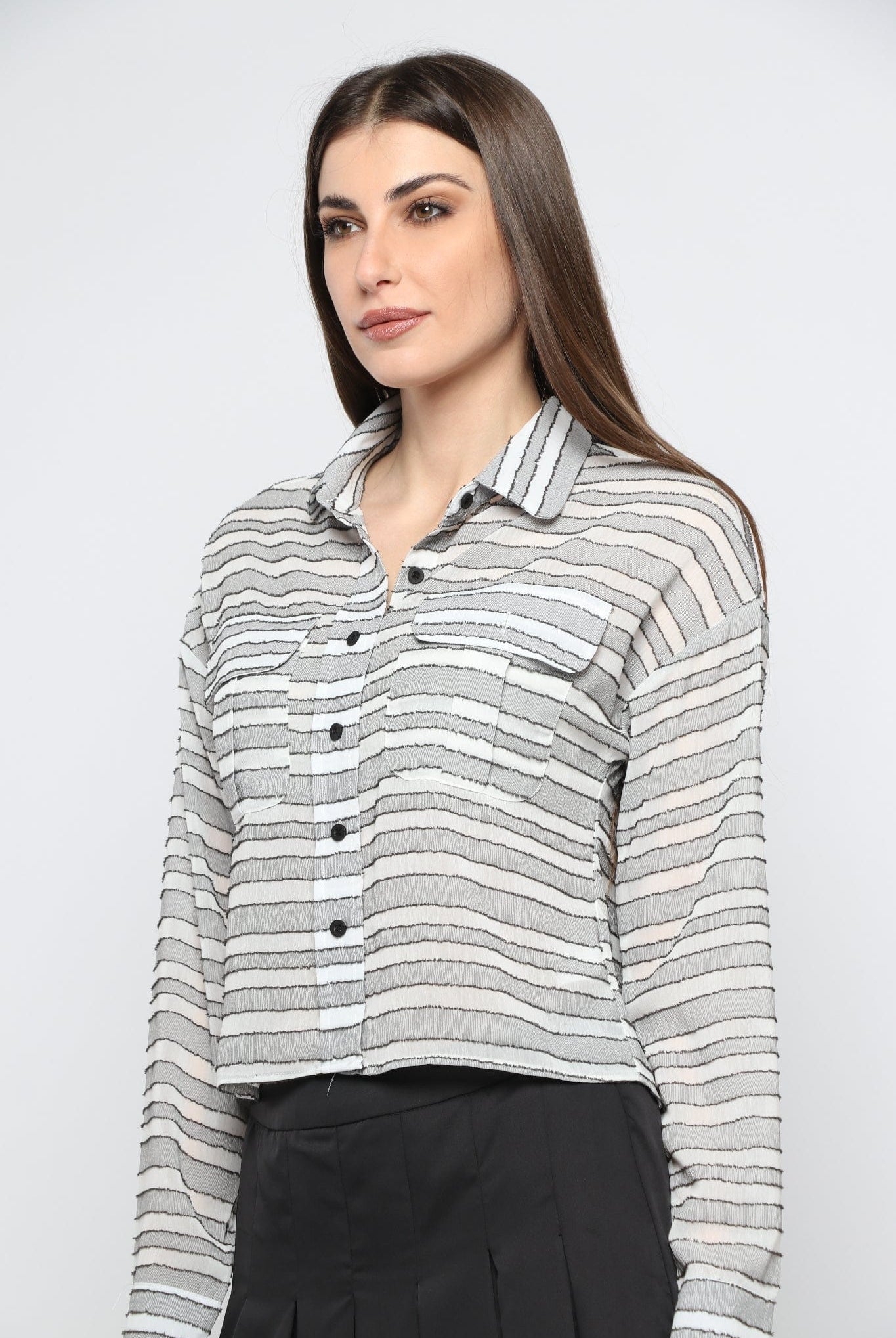 كيتشن بلوزة بأكمام طويلة مخطط بالعرض بأزرار أمامية وياقة أبيض