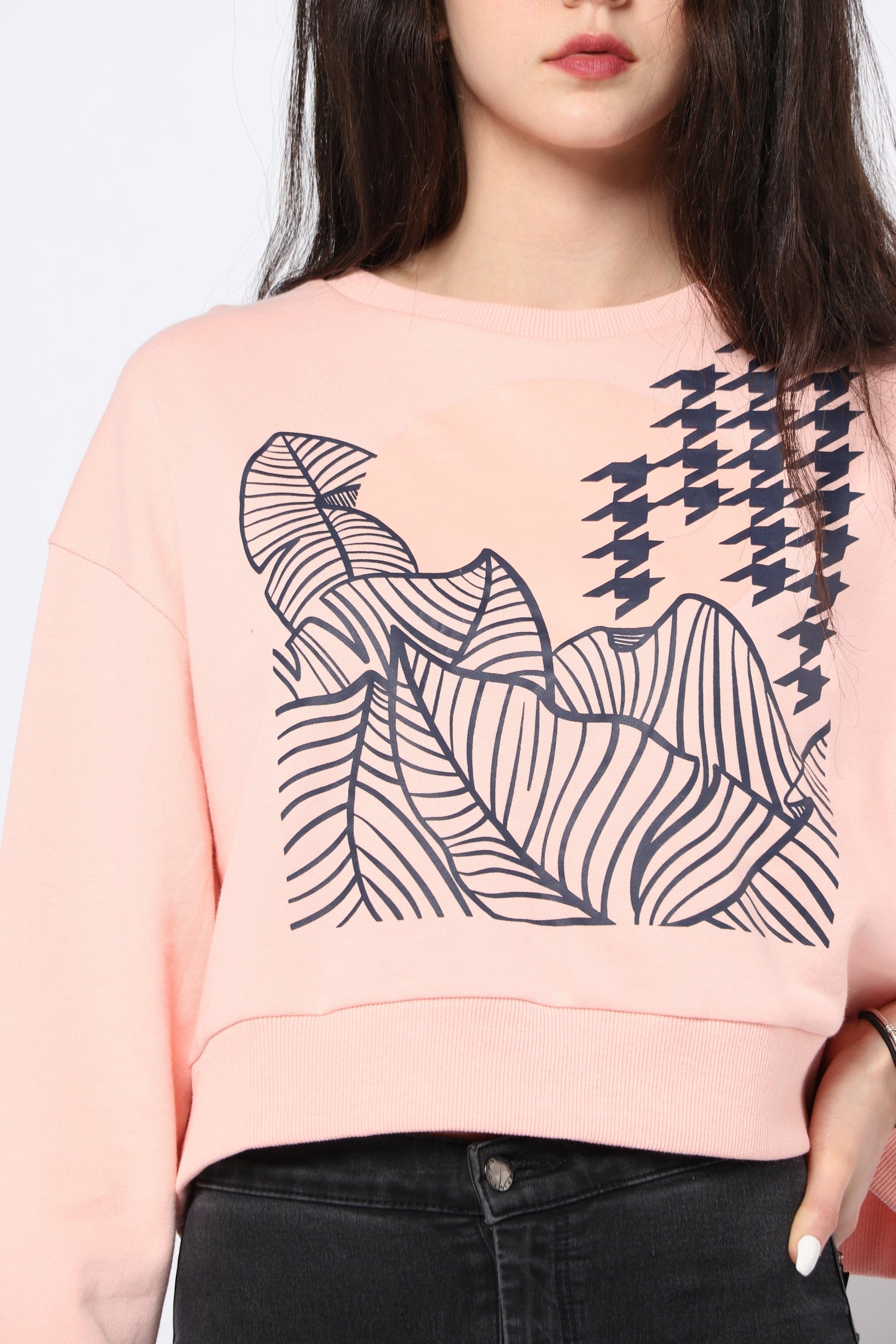 كيتشن بلوزة قصيرة أوفر سايز مطبوعة بكم طويل نسائي