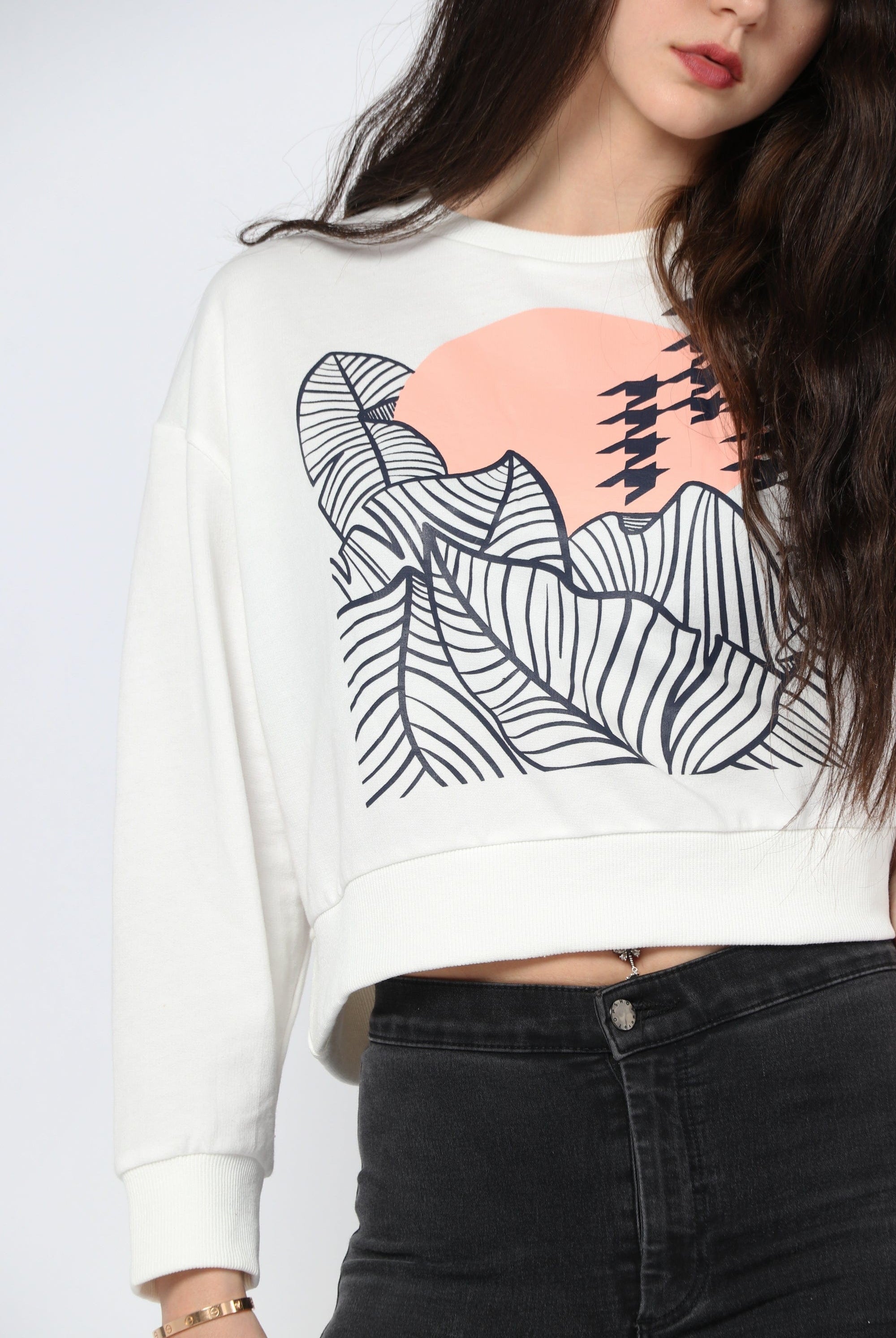 كيتشن بلوزة قصيرة أوفر سايز مطبوعة بكم طويل نسائي