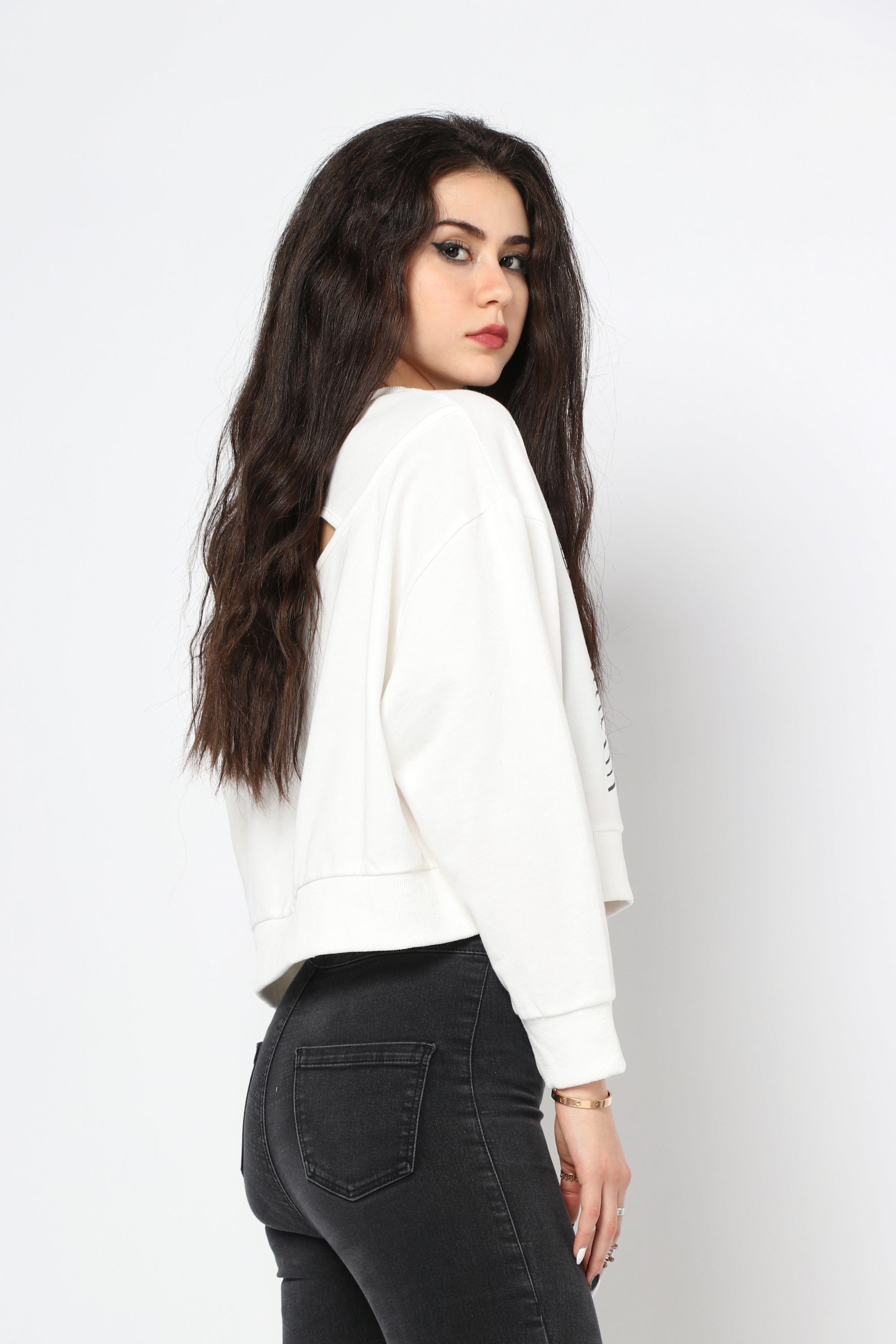 كيتشن بلوزة قصيرة أوفر سايز مطبوعة بكم طويل نسائي