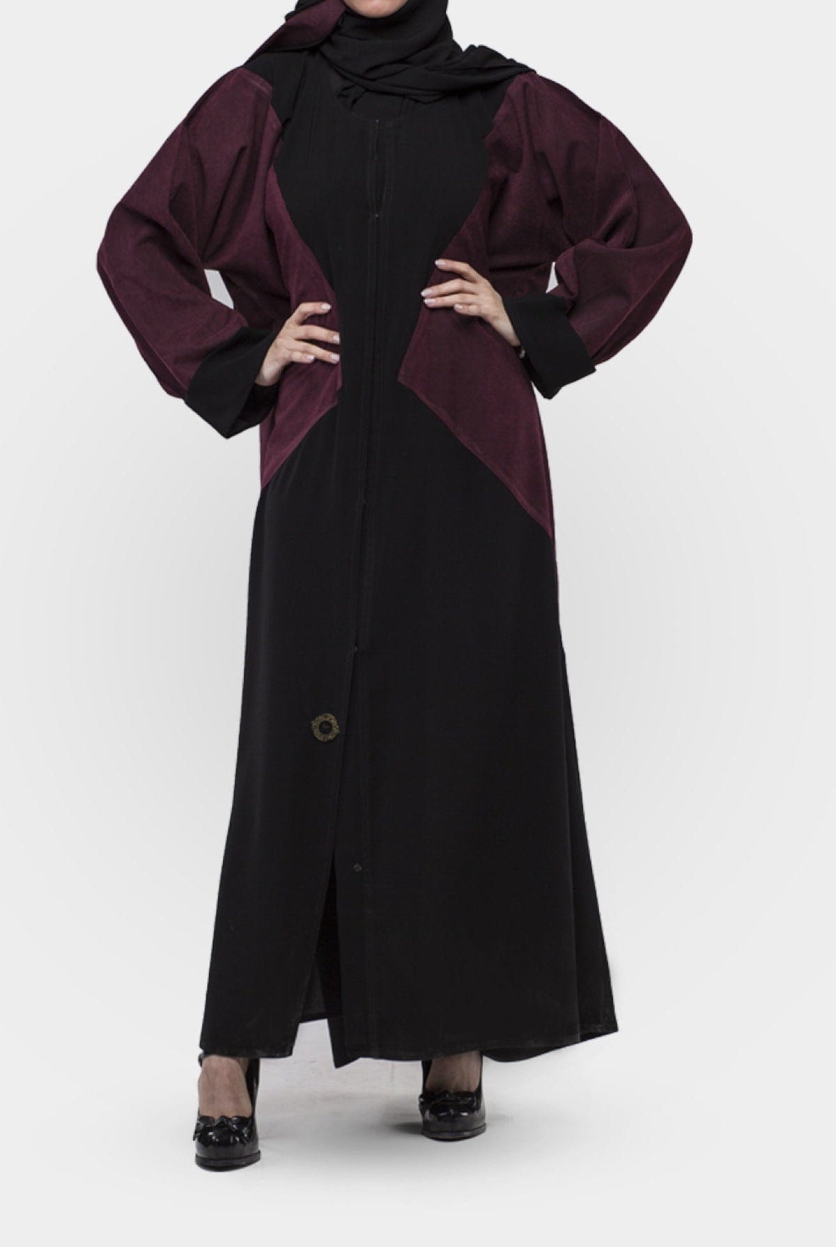 جوهرة عباية كلاسيك بقماش شاكيرا و شامواه متشابكة أسود