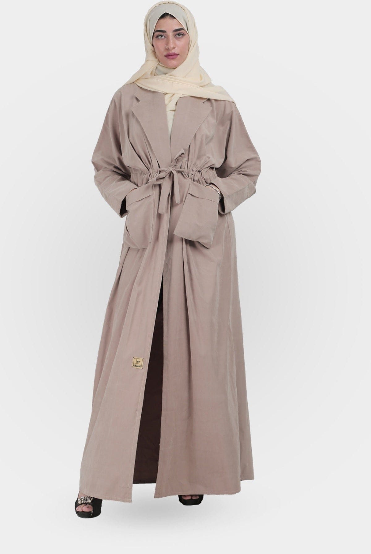 جوهرة عباية بأزرار كلاسيكية للنساء من جلد الغزال مع جيوب وردي فاتح