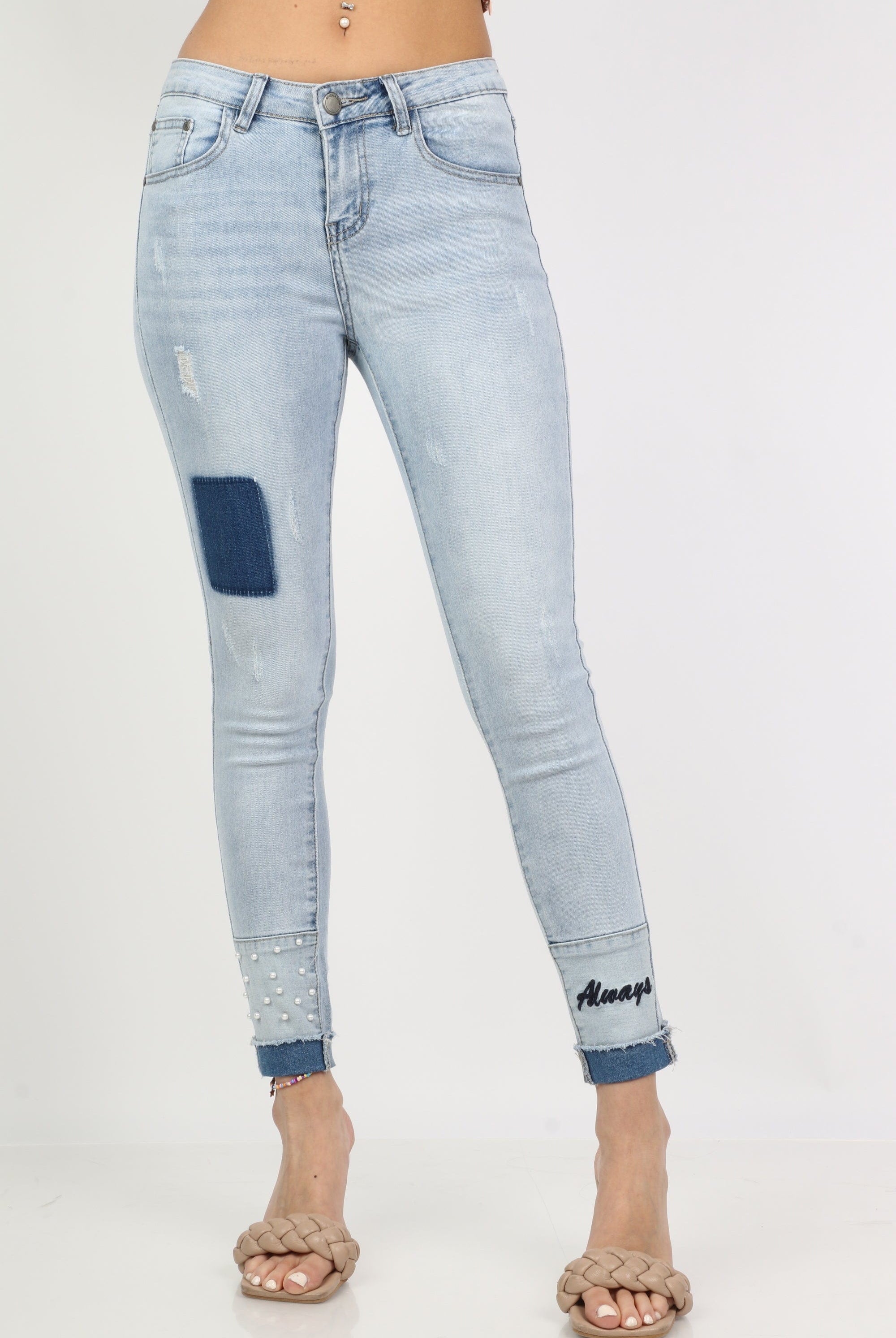 كيتشن بنطلون جينز سكيني مطرز باللؤلؤ نسائي