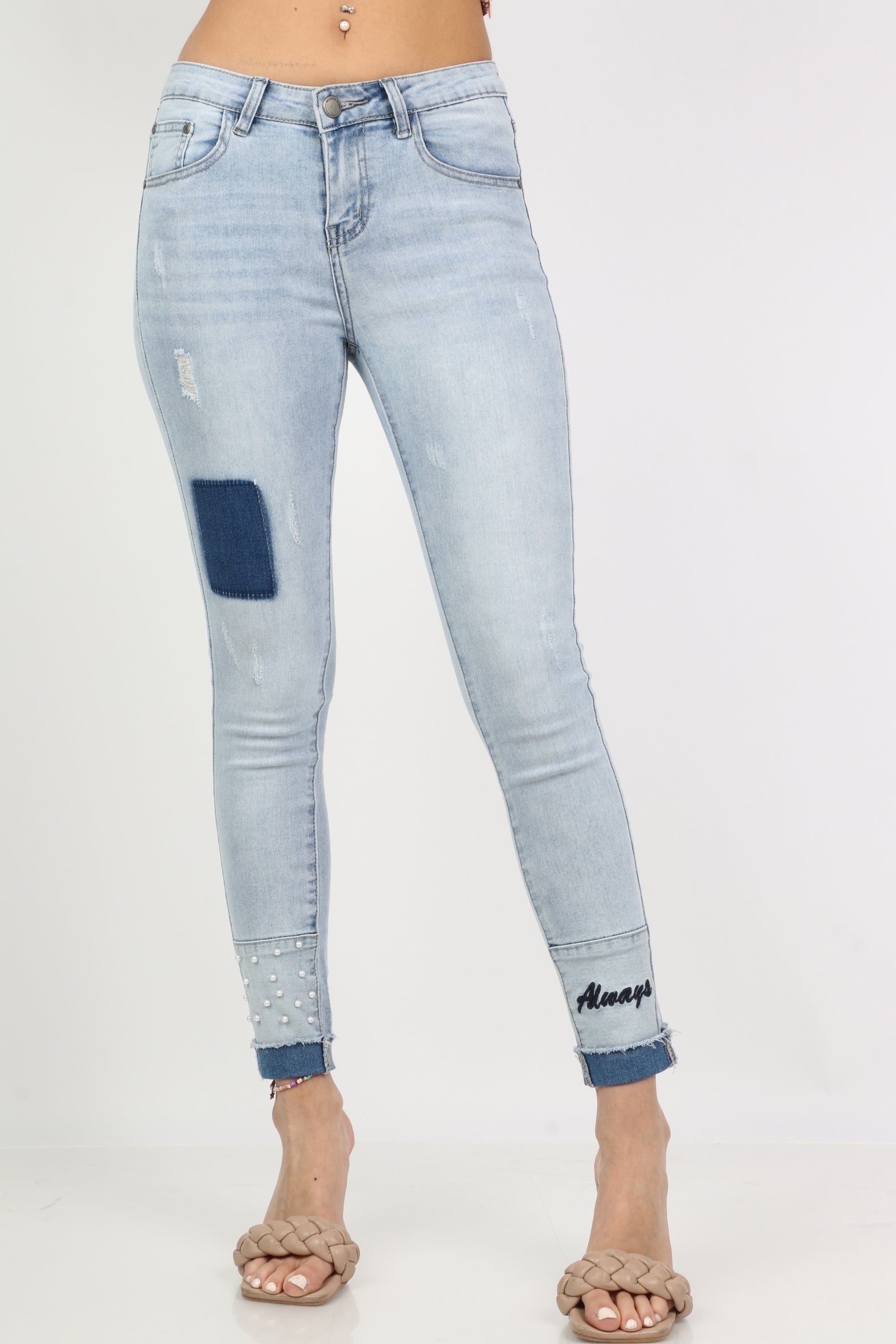 كيتشن بنطلون جينز سكيني مطرز باللؤلؤ نسائي