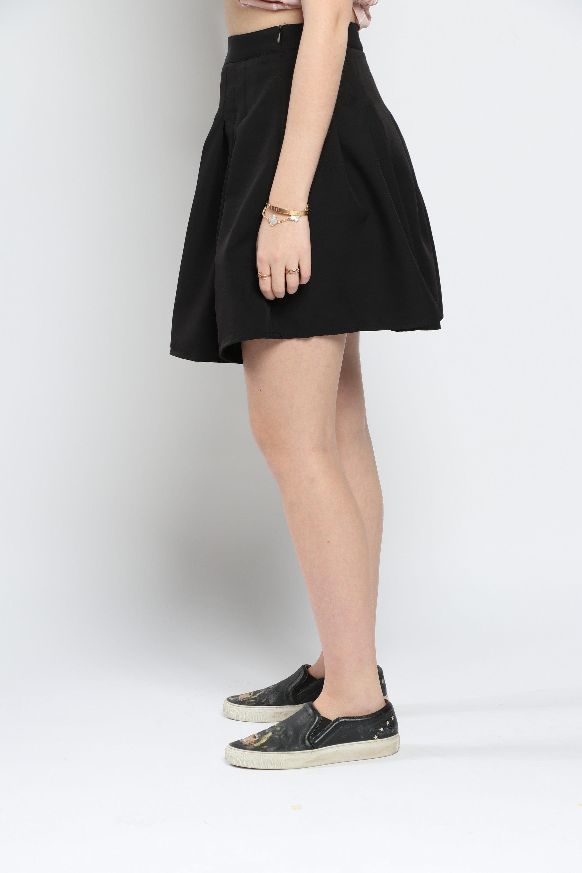 كيتشن تنورة قصيرة سادة واسعة