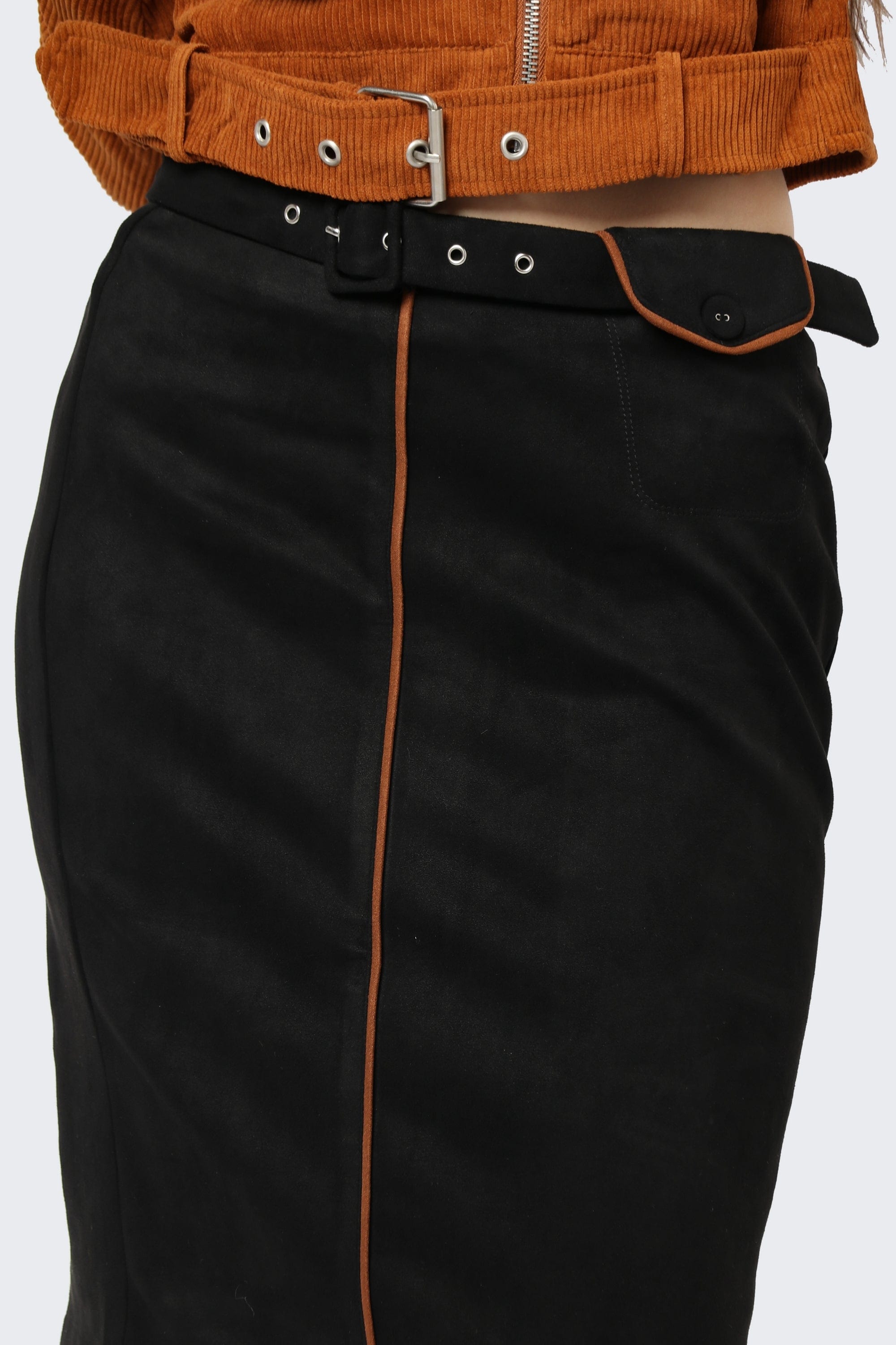 كيتشن تنورة قصيرة شمواه بحزام خصر