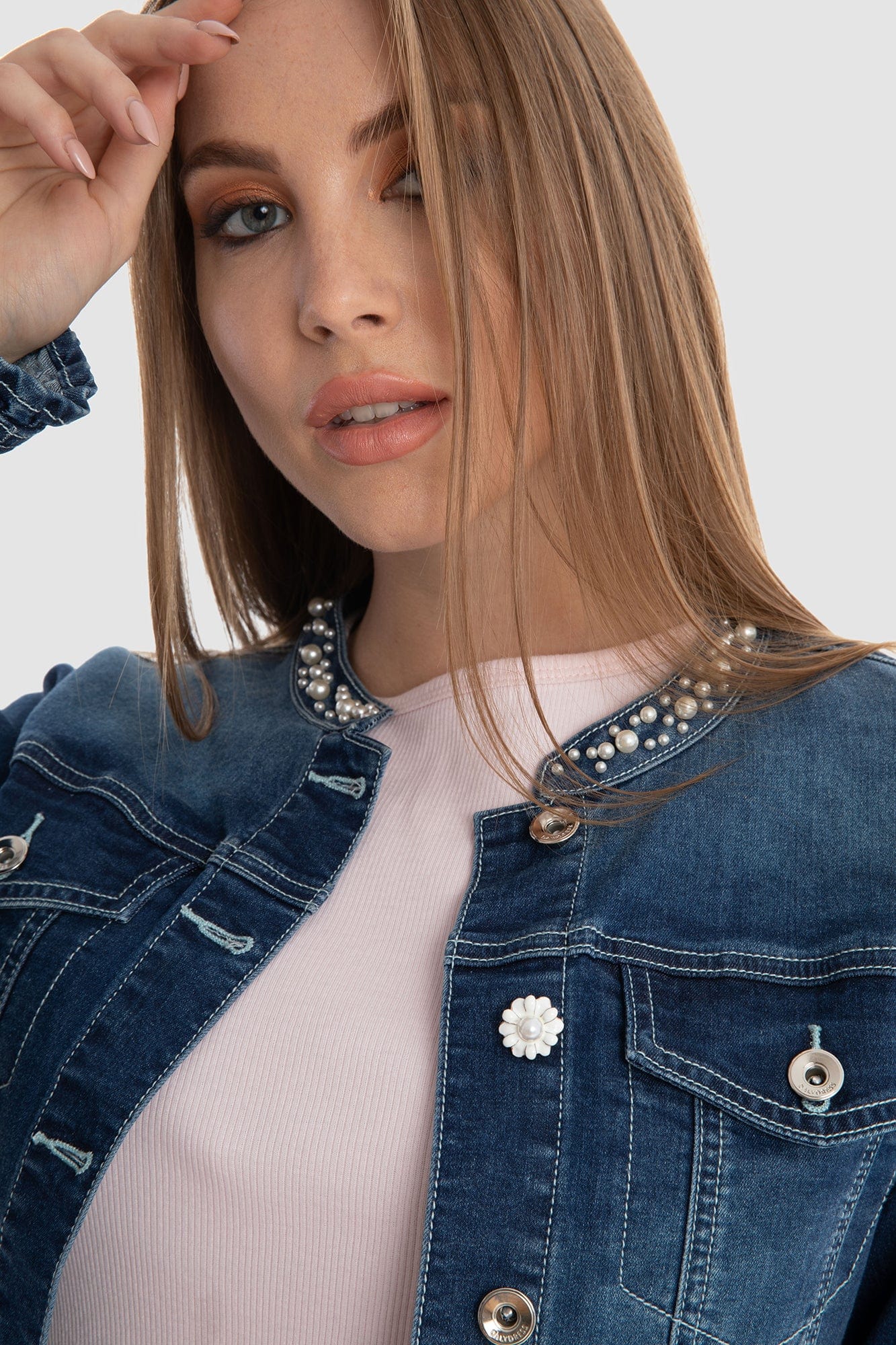 داليدرس جاكيت قصير جينز بأزرار أمامية أزرق فاتح