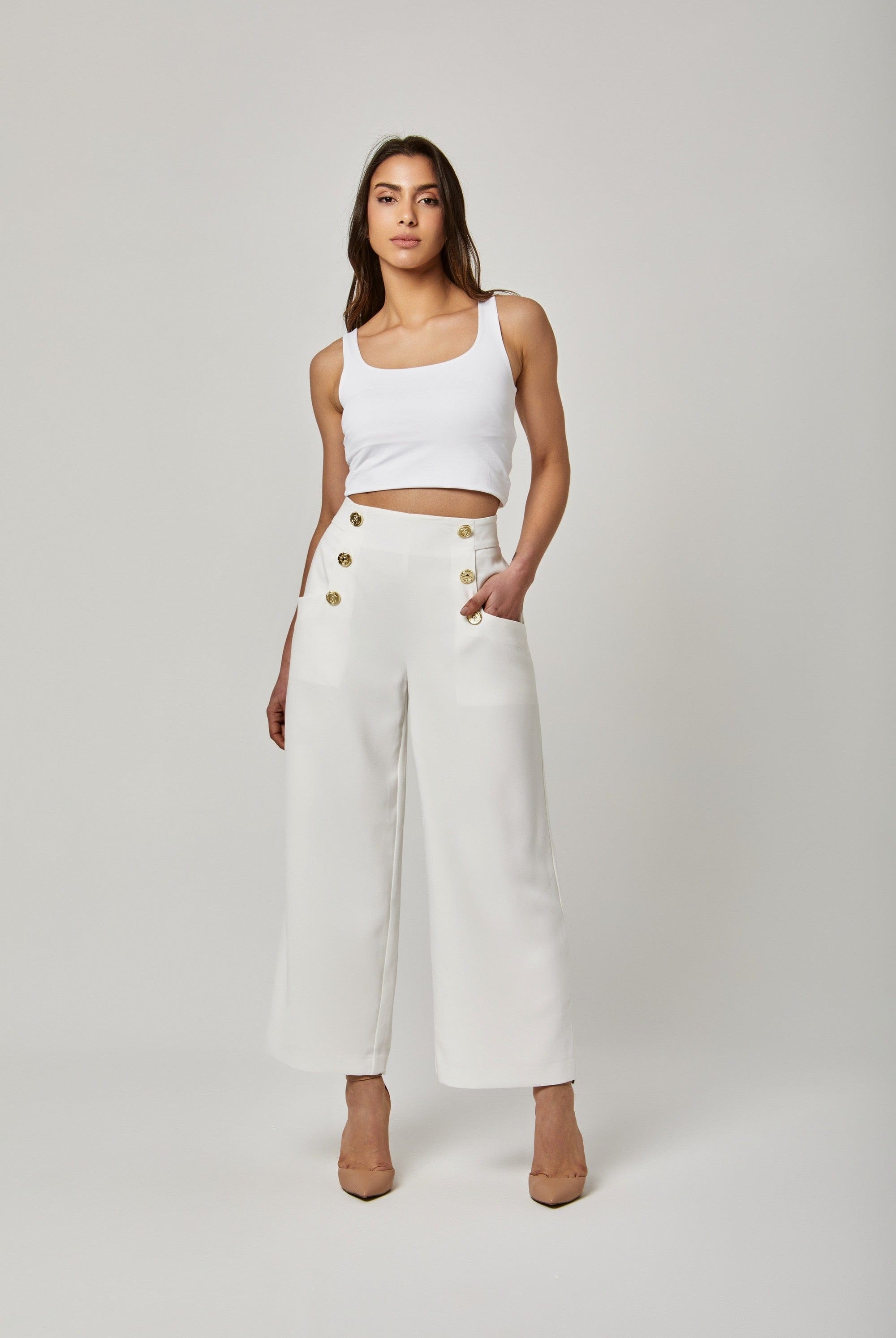 داليدرس بنطلون سادة واسه بأزرار ذهبية جانبية أبيض