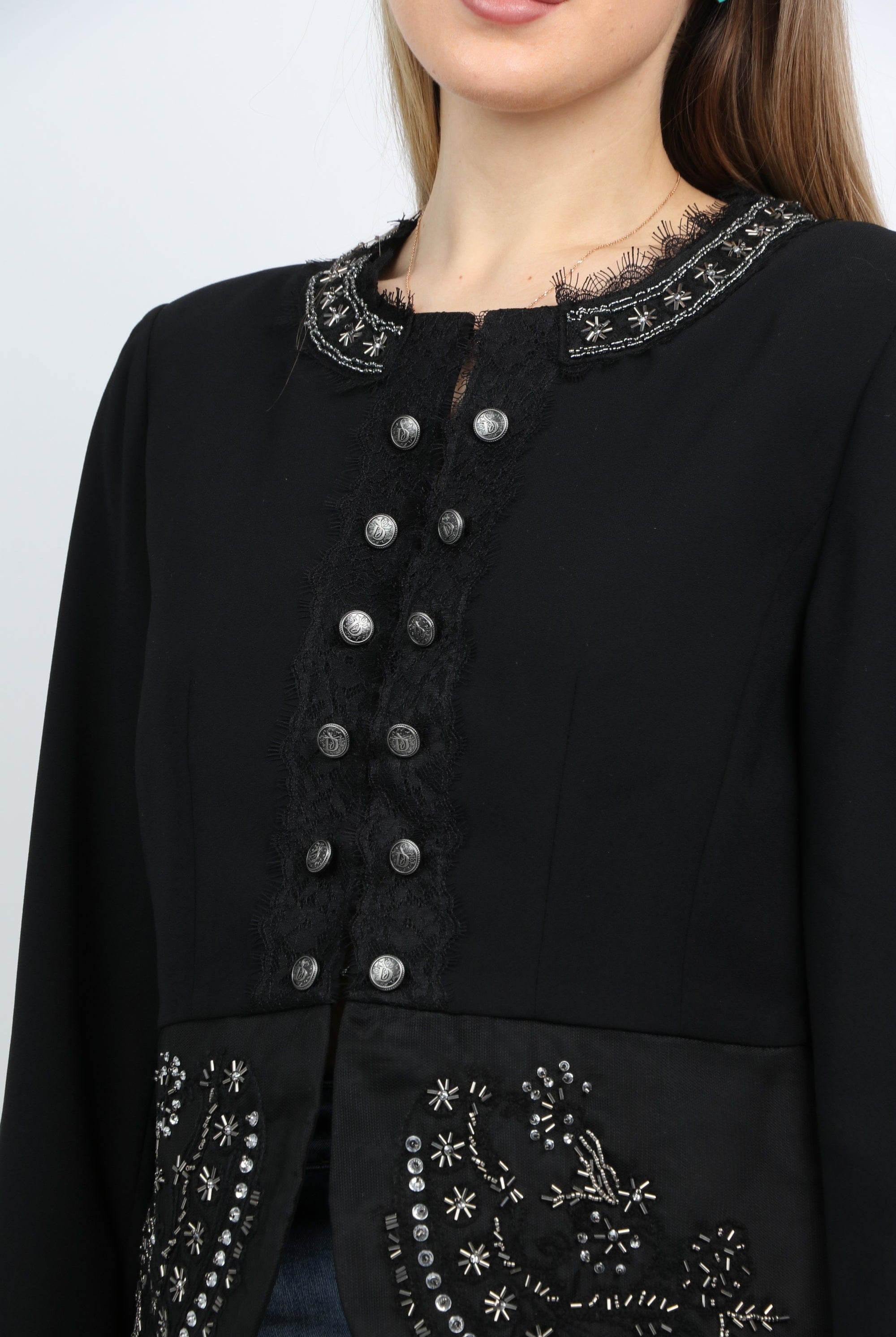 داليدرس جاكيت بأزرار أمامية مزين بالخيط كم طويل نسائي أسود