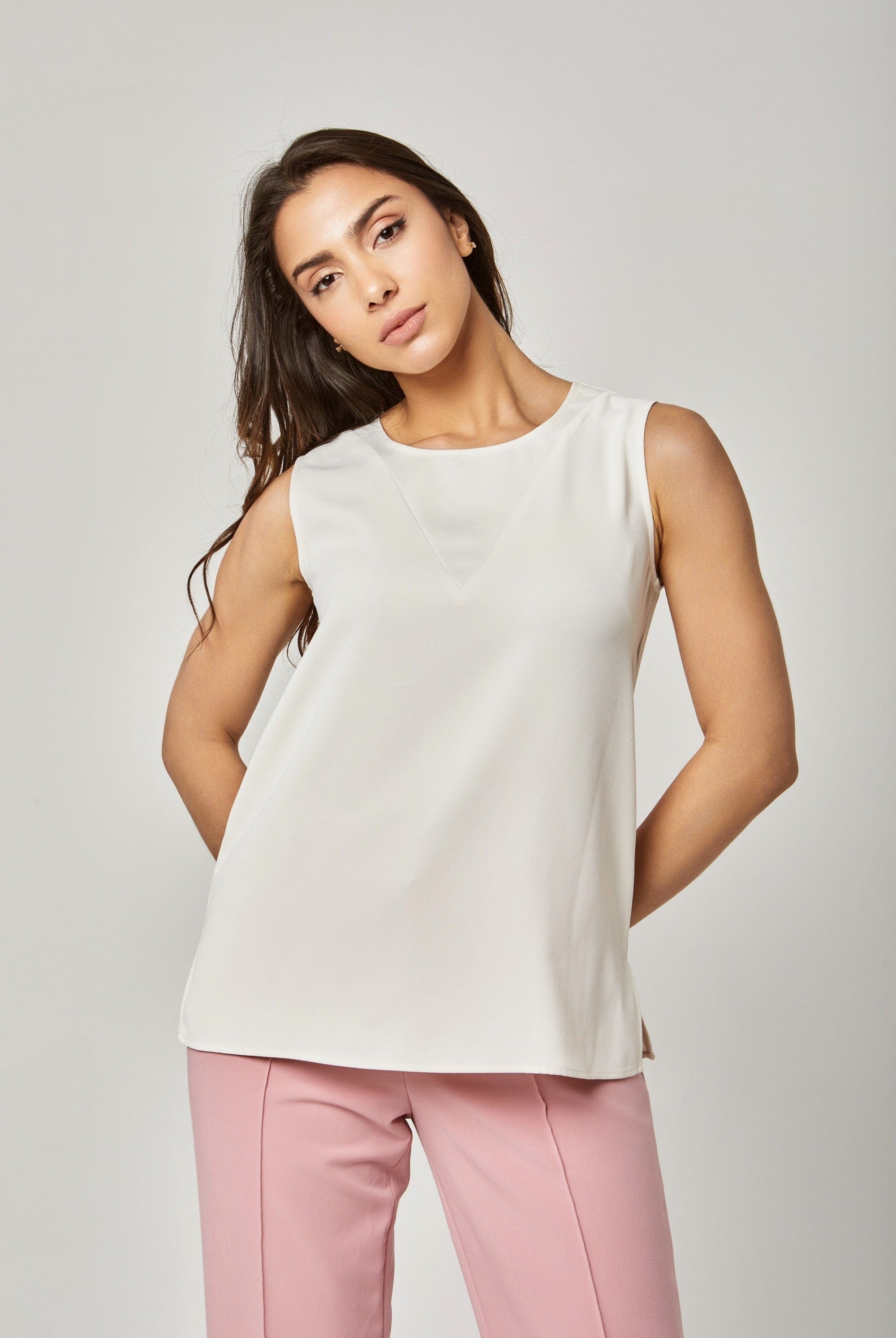 داليدرس بلوزة نسائية سادة بدون أكمام