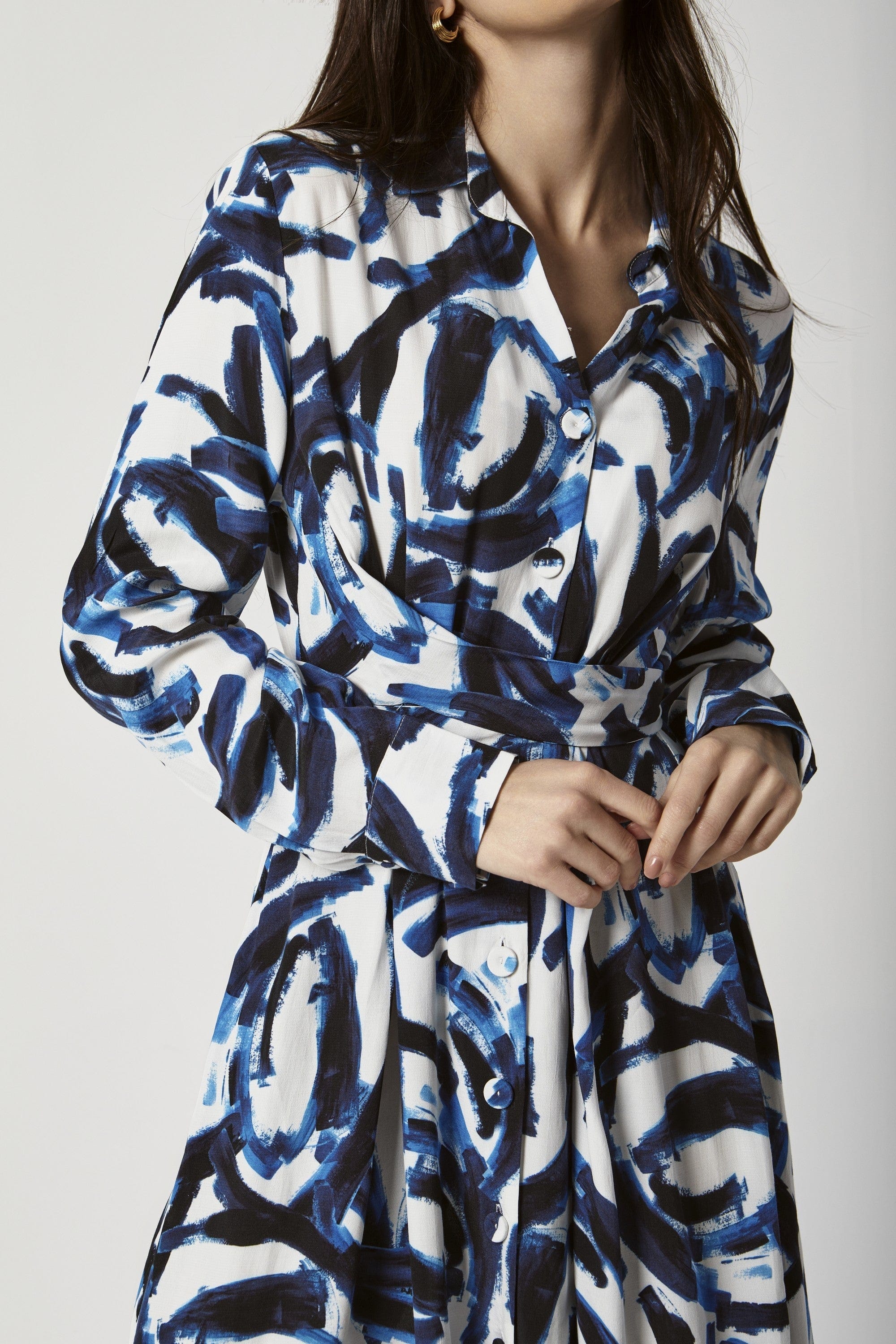 داليدرس فستان ميدي مشجر مفتوح من الجنب بأزرار أمامية كم طويل أزرق داكن