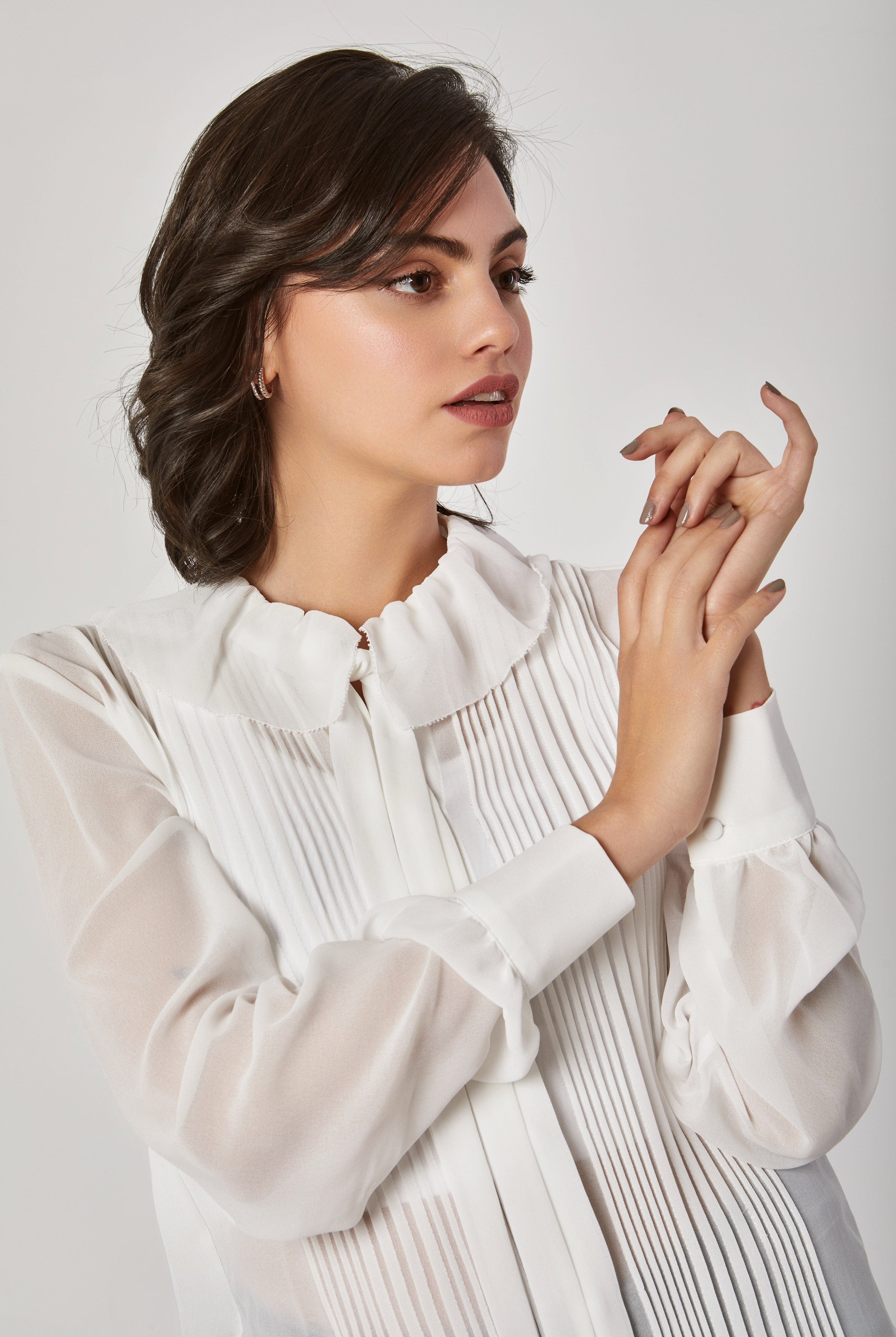 داليدرس بلوزة سادة بكسرات كم طويل بربطة عنق نسائي رملي