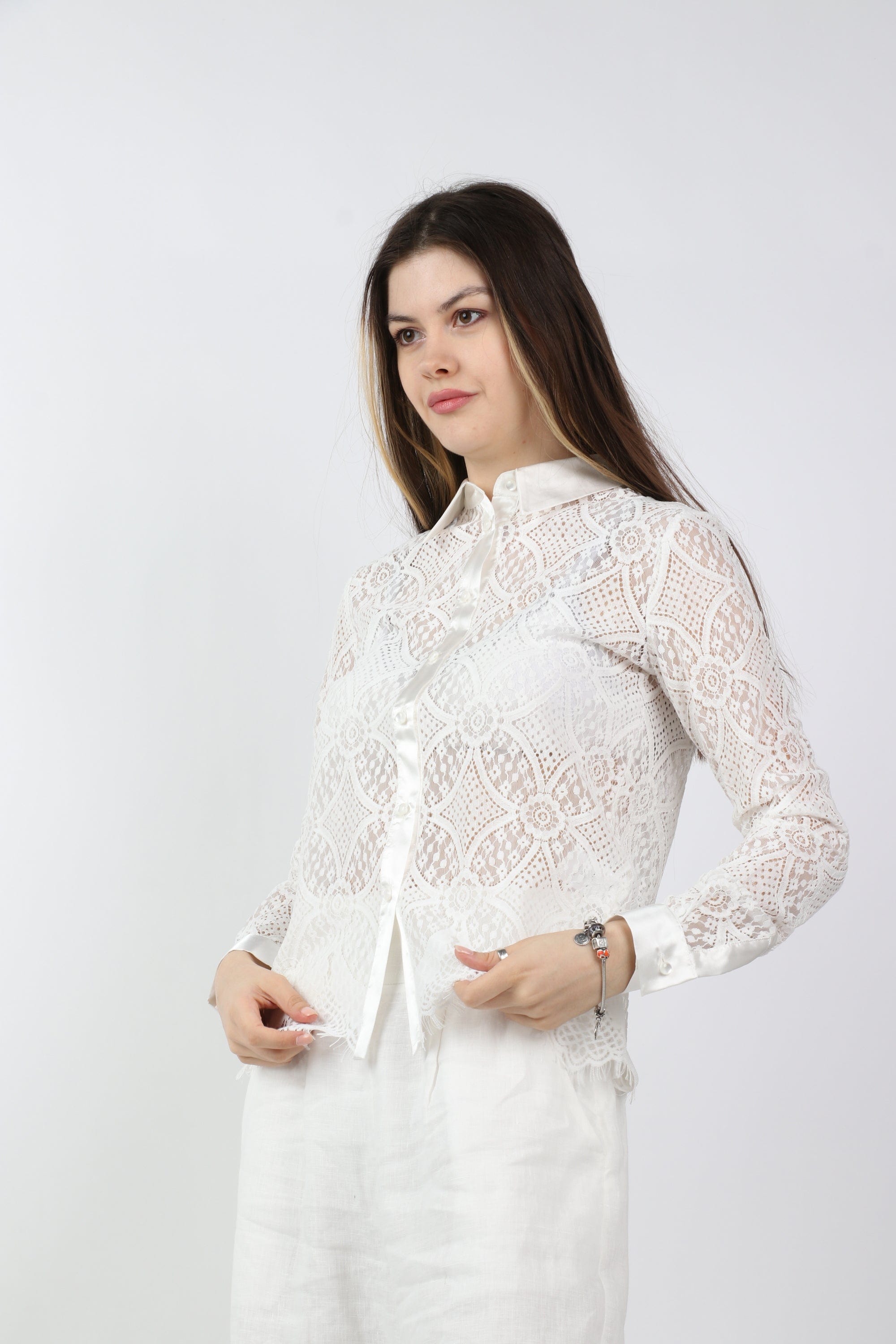 داليدرس بلوزة دانتيل بأزرار أمامية لامعة نسائي