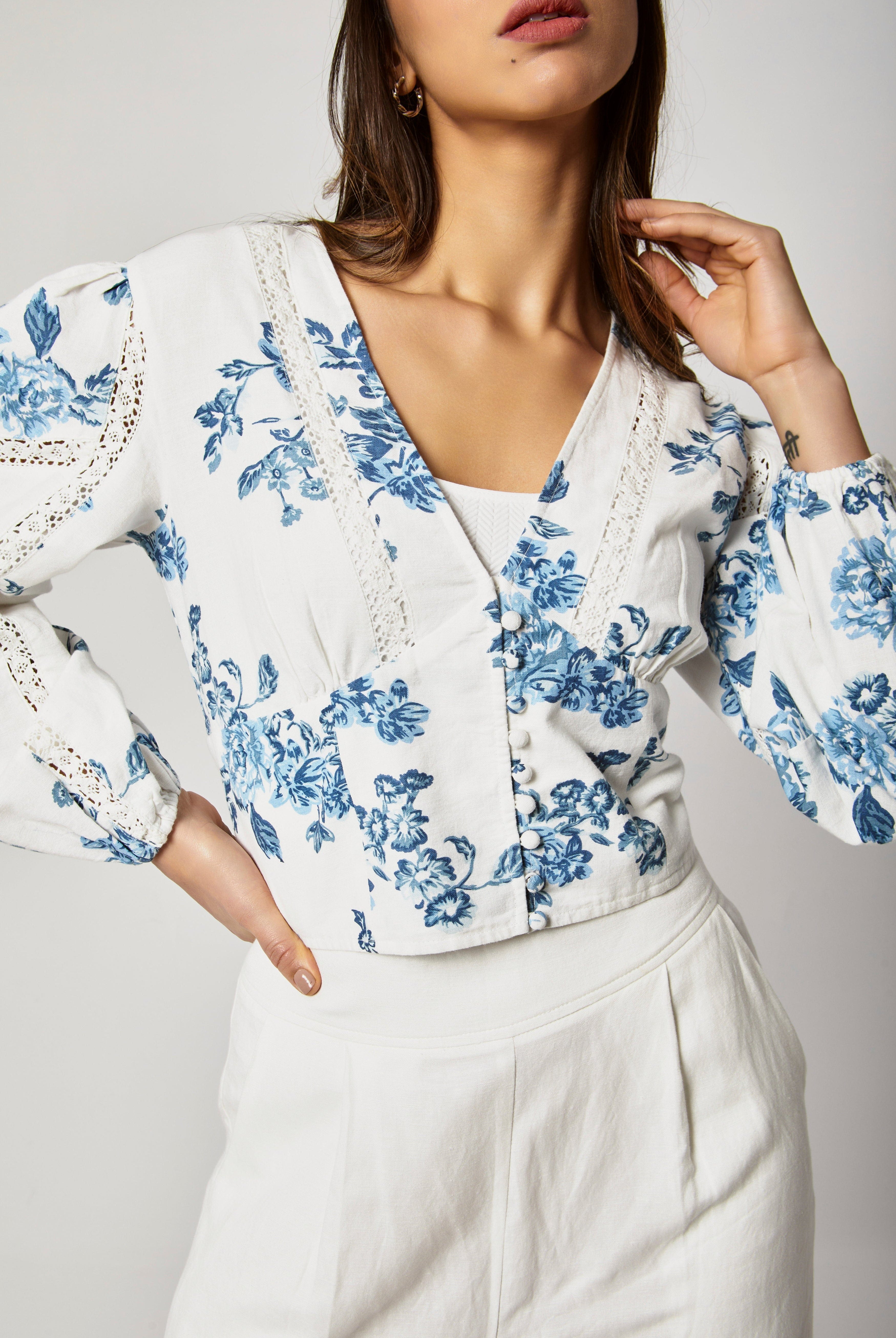 داليدرس بلوزة مشجرة نص بطن كم طويل منفوخ نسائي متعدد الألوان