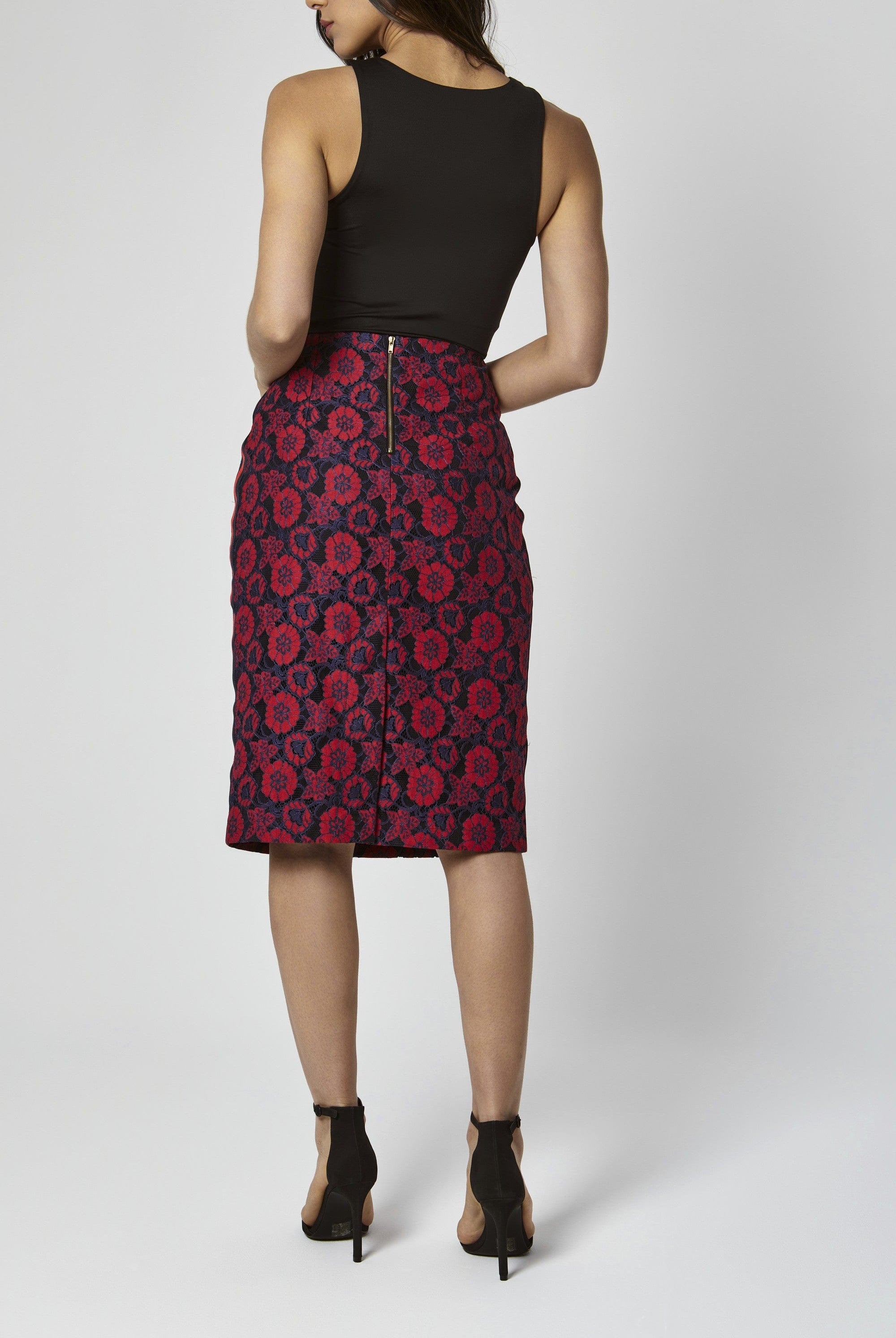 داليدرس تنورة قصيرة موردة نص كم ضيقة نسائية أحمر/كحلي