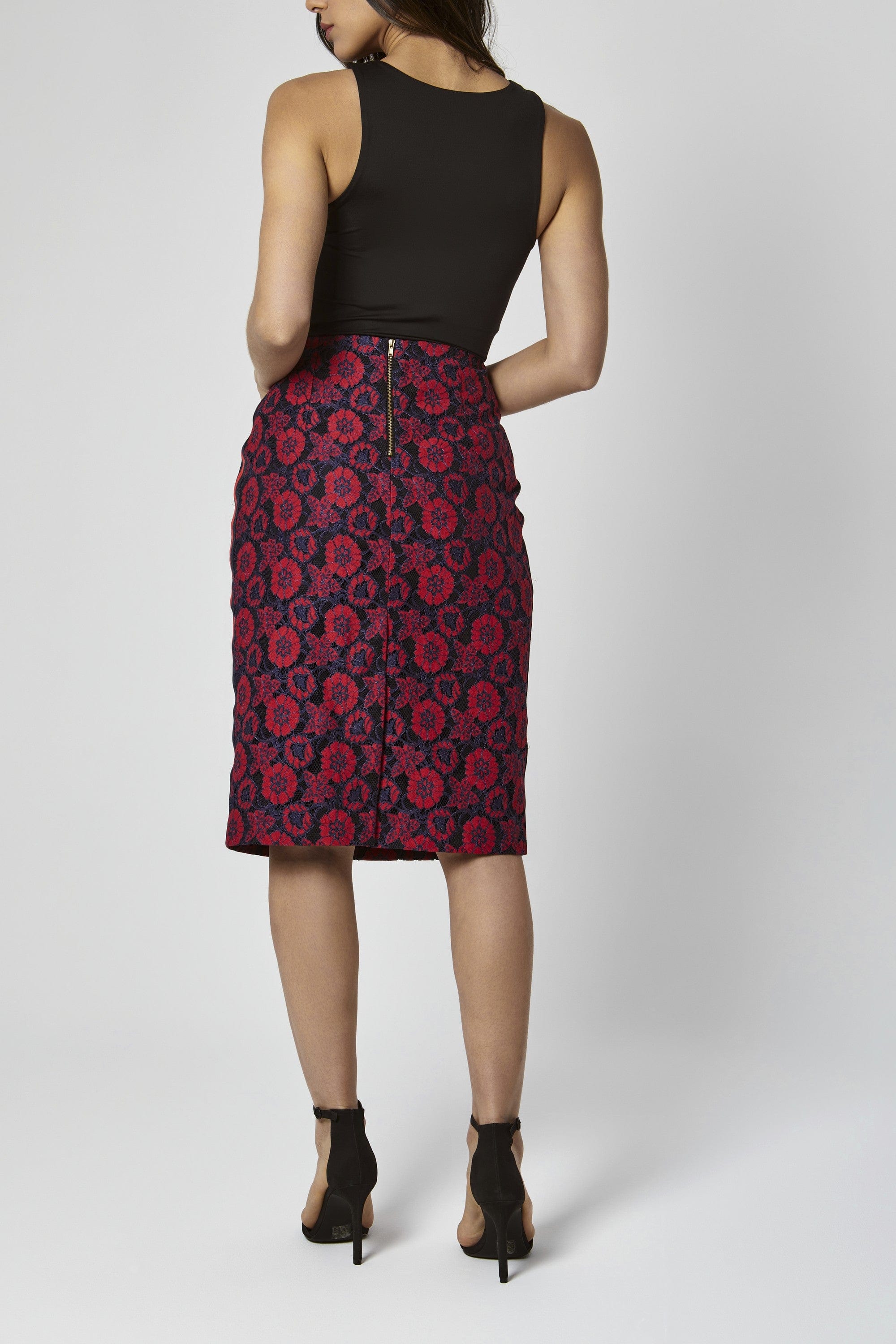 داليدرس تنورة قصيرة موردة نص كم ضيقة نسائية أحمر/كحلي