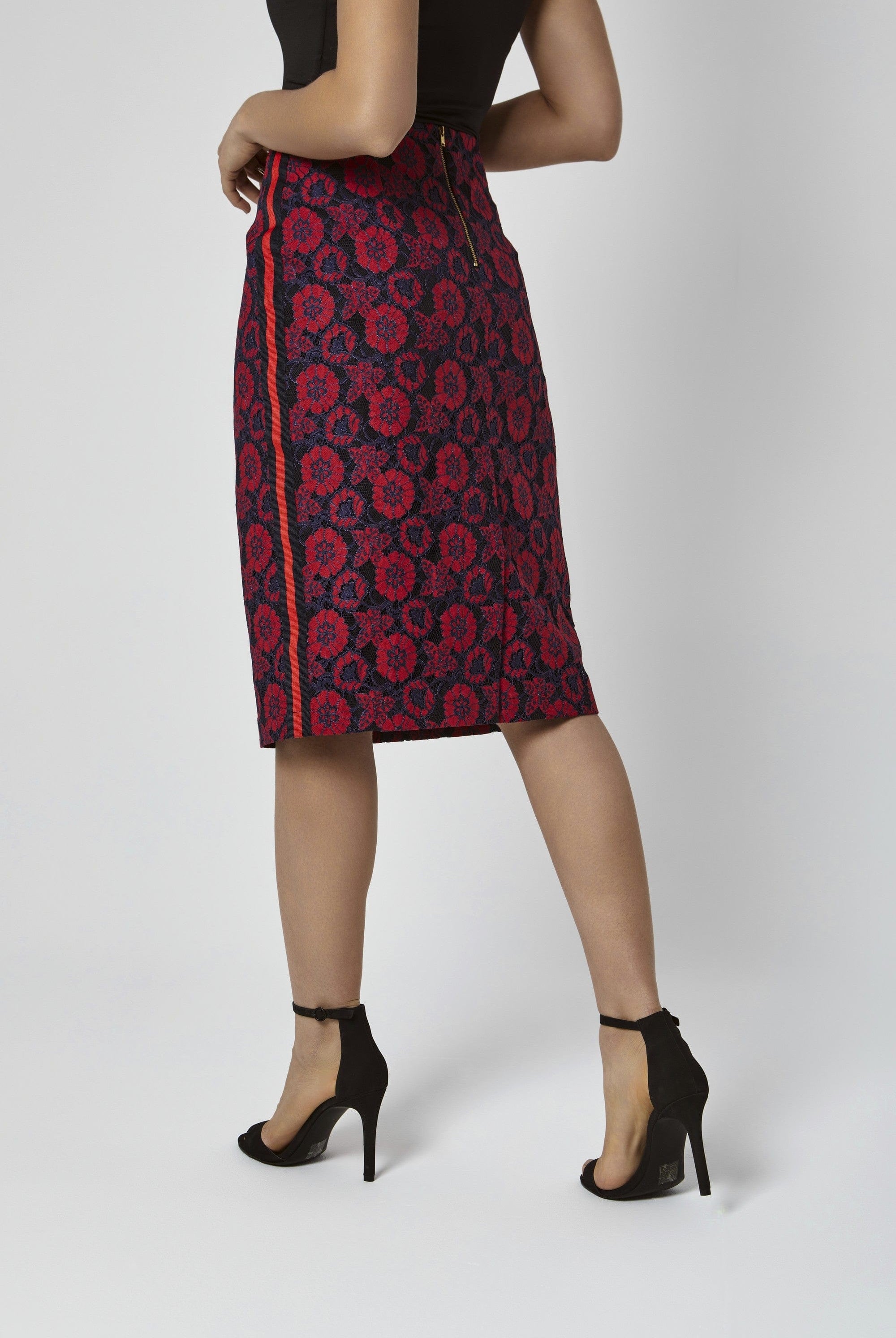 داليدرس تنورة قصيرة موردة نص كم ضيقة نسائية أحمر/كحلي