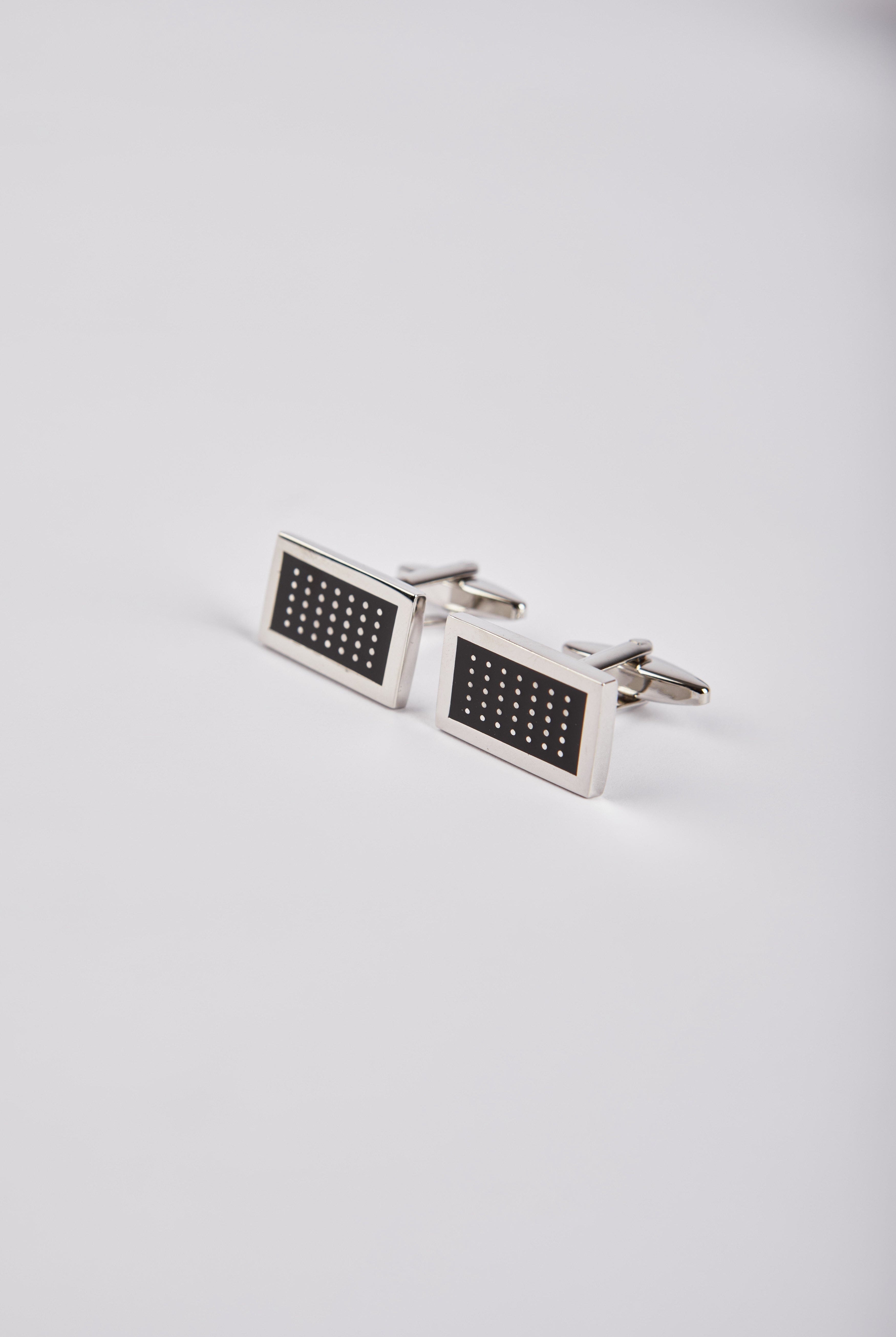 داليدرس أزرار بدلة بحلقات فضية متداخلة أسود