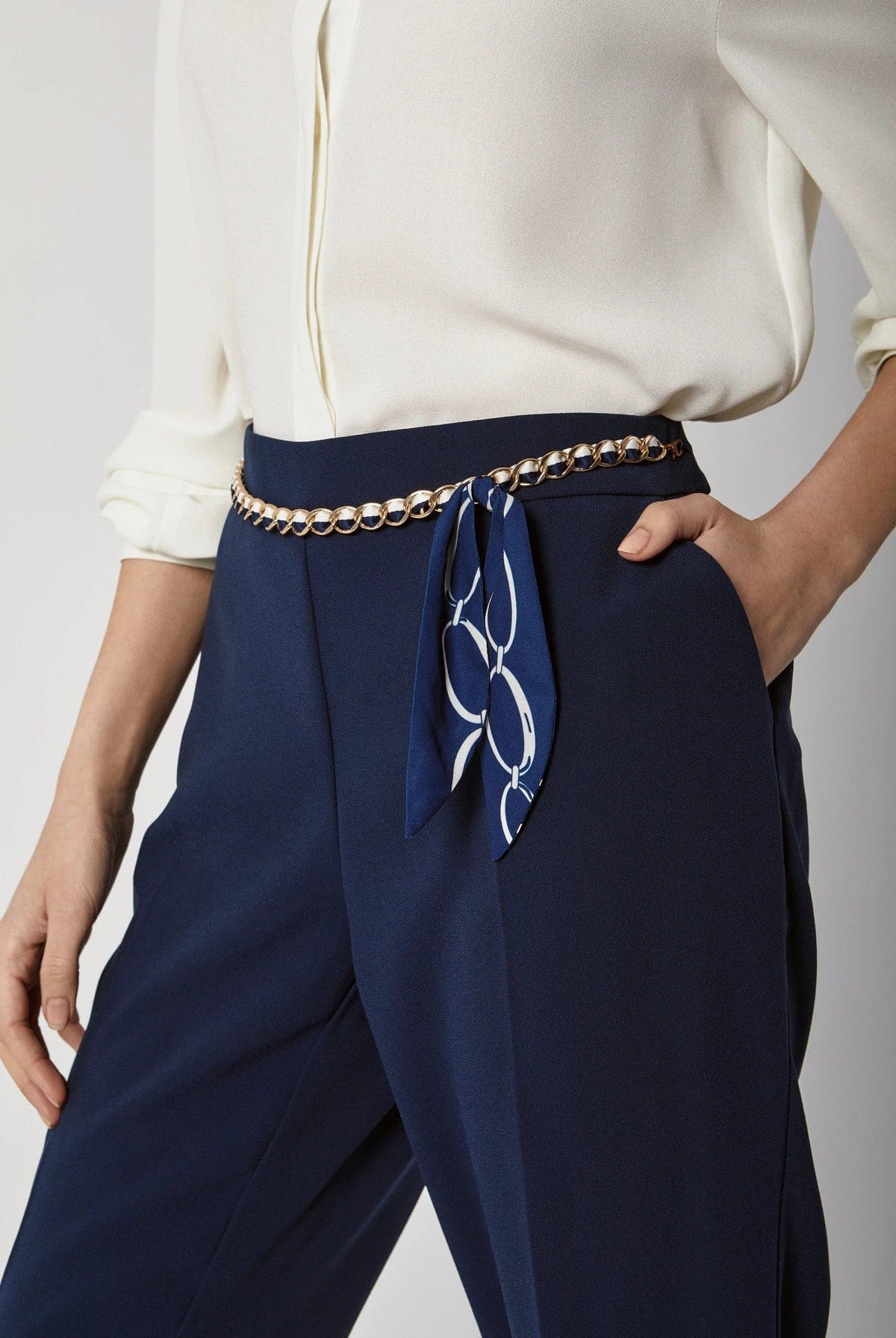 داليدرس بنطلون سادة برباط على الخصر بجيوب جانبية أزرق